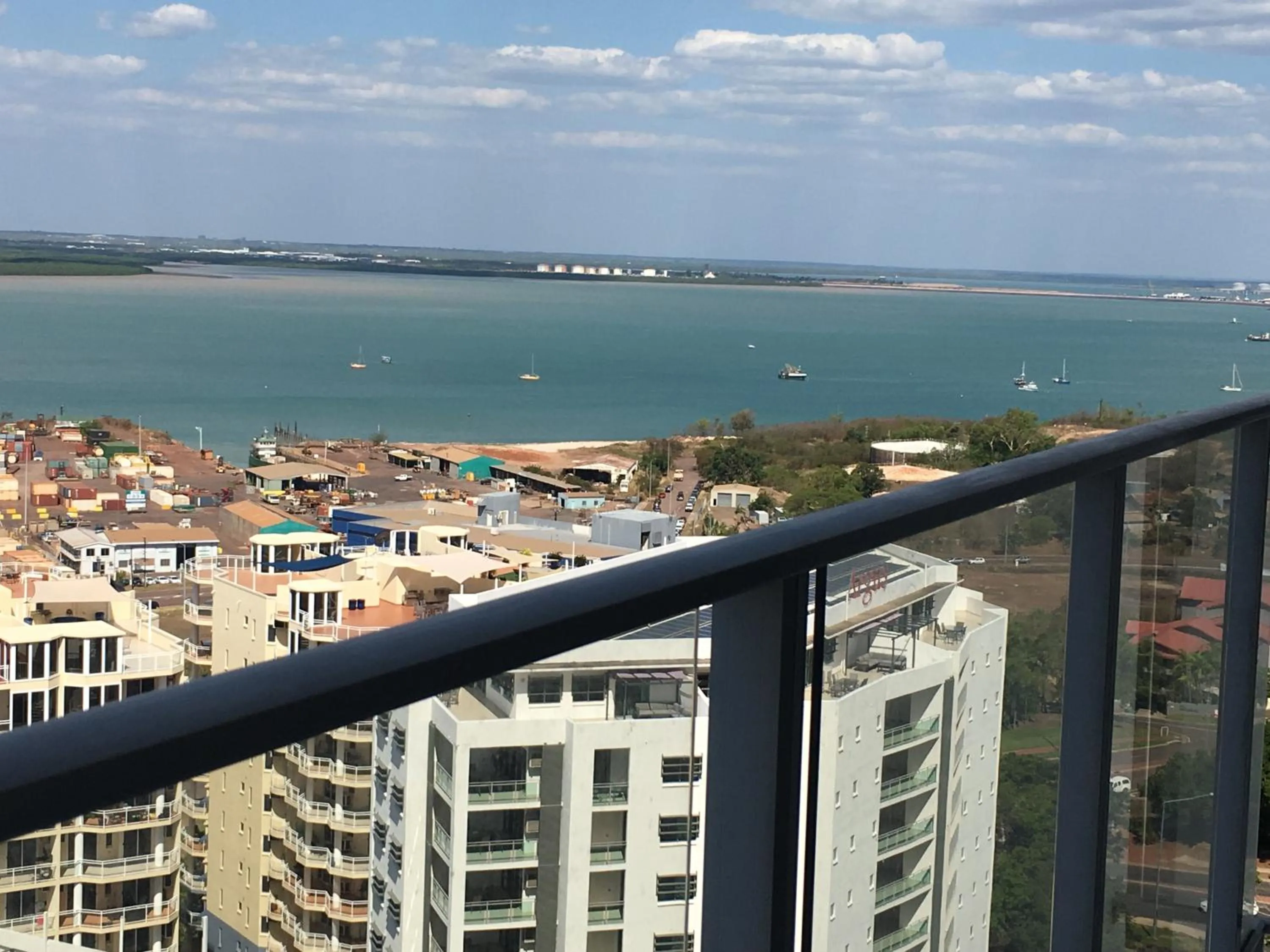 Darwin City Harbour views-Situated above the OAK Restaurant