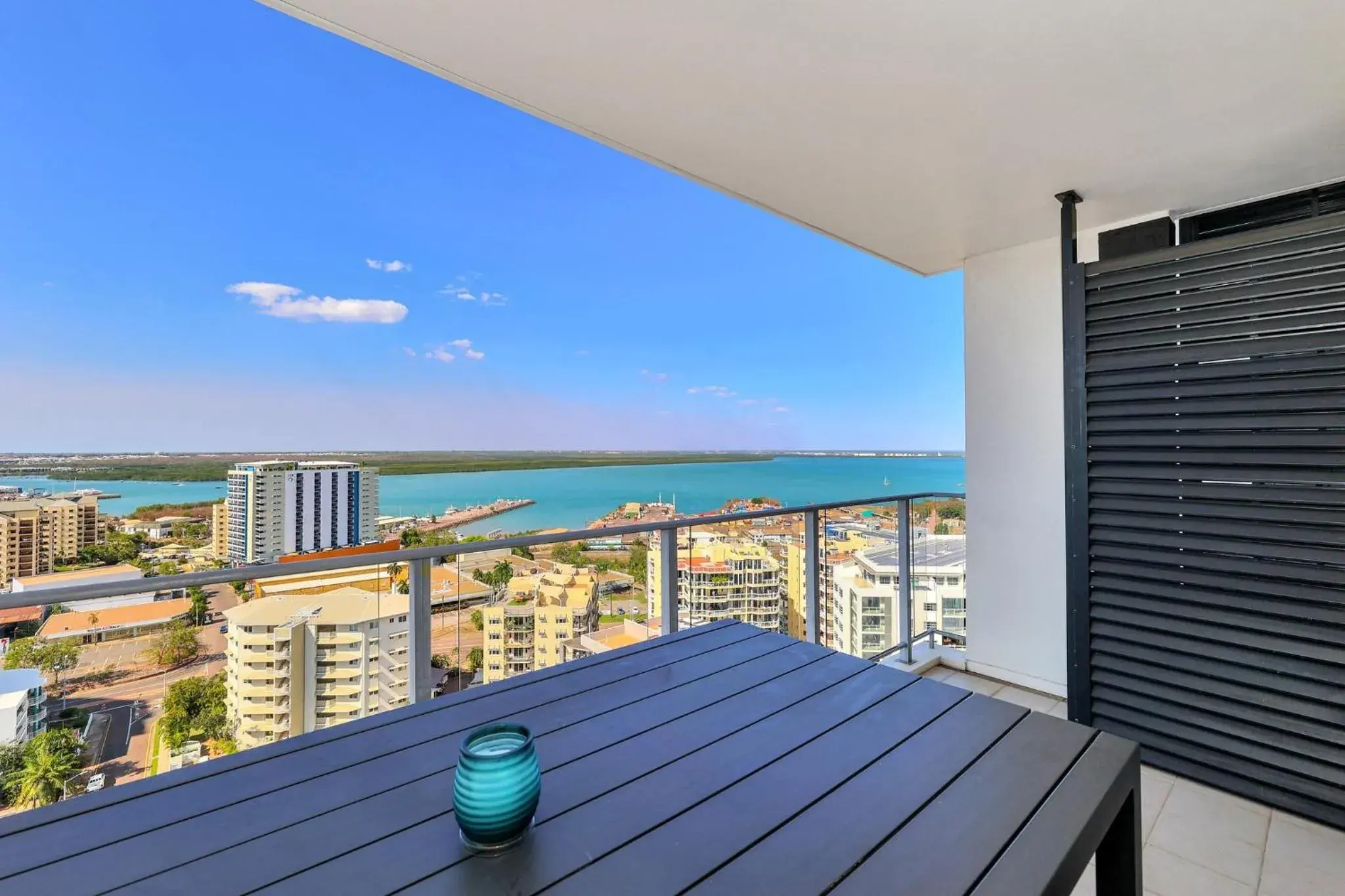 Darwin City Harbour views-Situated above the OAK Restaurant Darwin City Harbour views-Situated above the OAK Restaurant