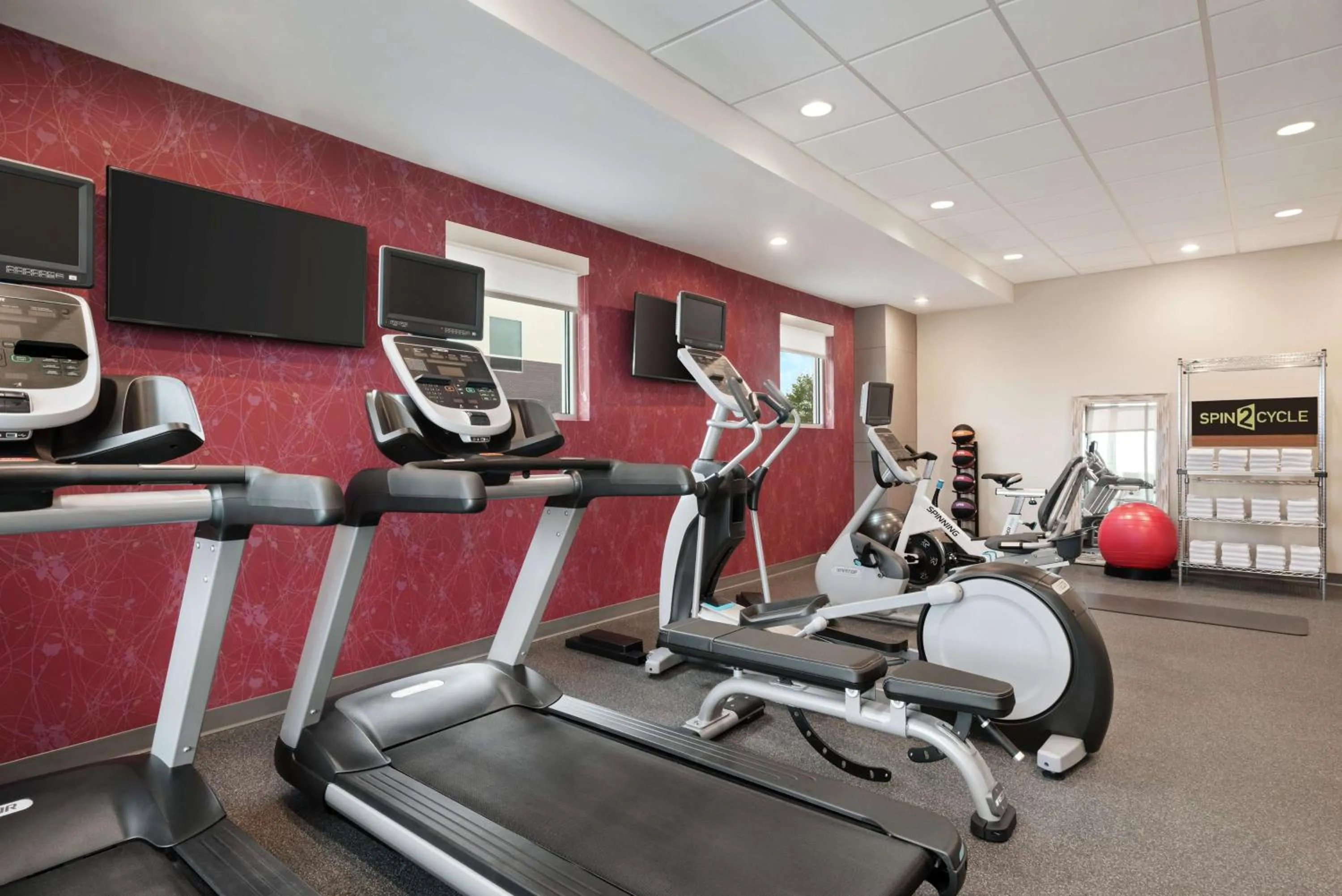 Fitness centre/facilities in Home2 Suites By Hilton Brooklyn Park Minneapolis