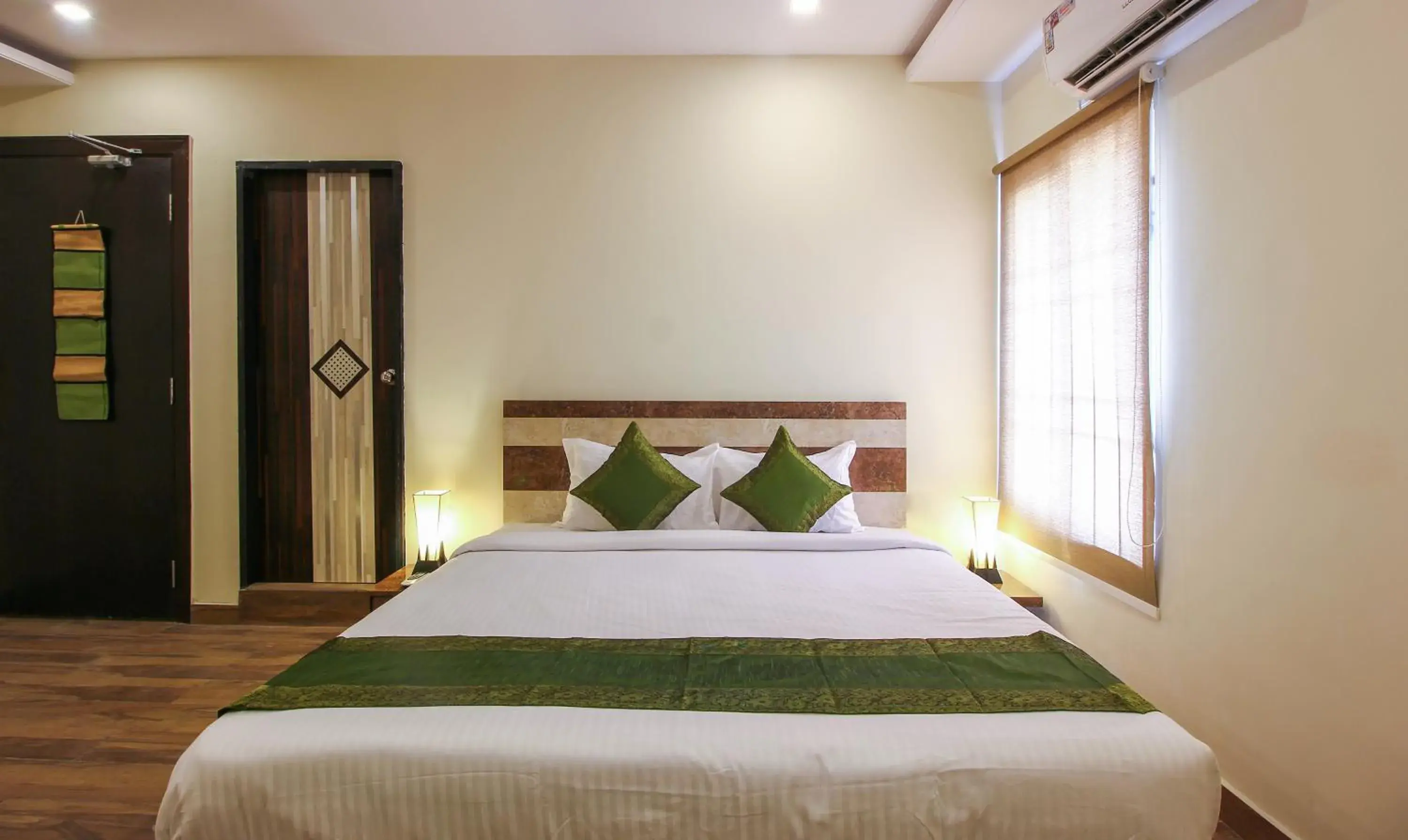 Bedroom, Bed in Treebo Address Inn, Banjara Hills Bedroom, Bed in Treebo Address Inn, Banjara Hills