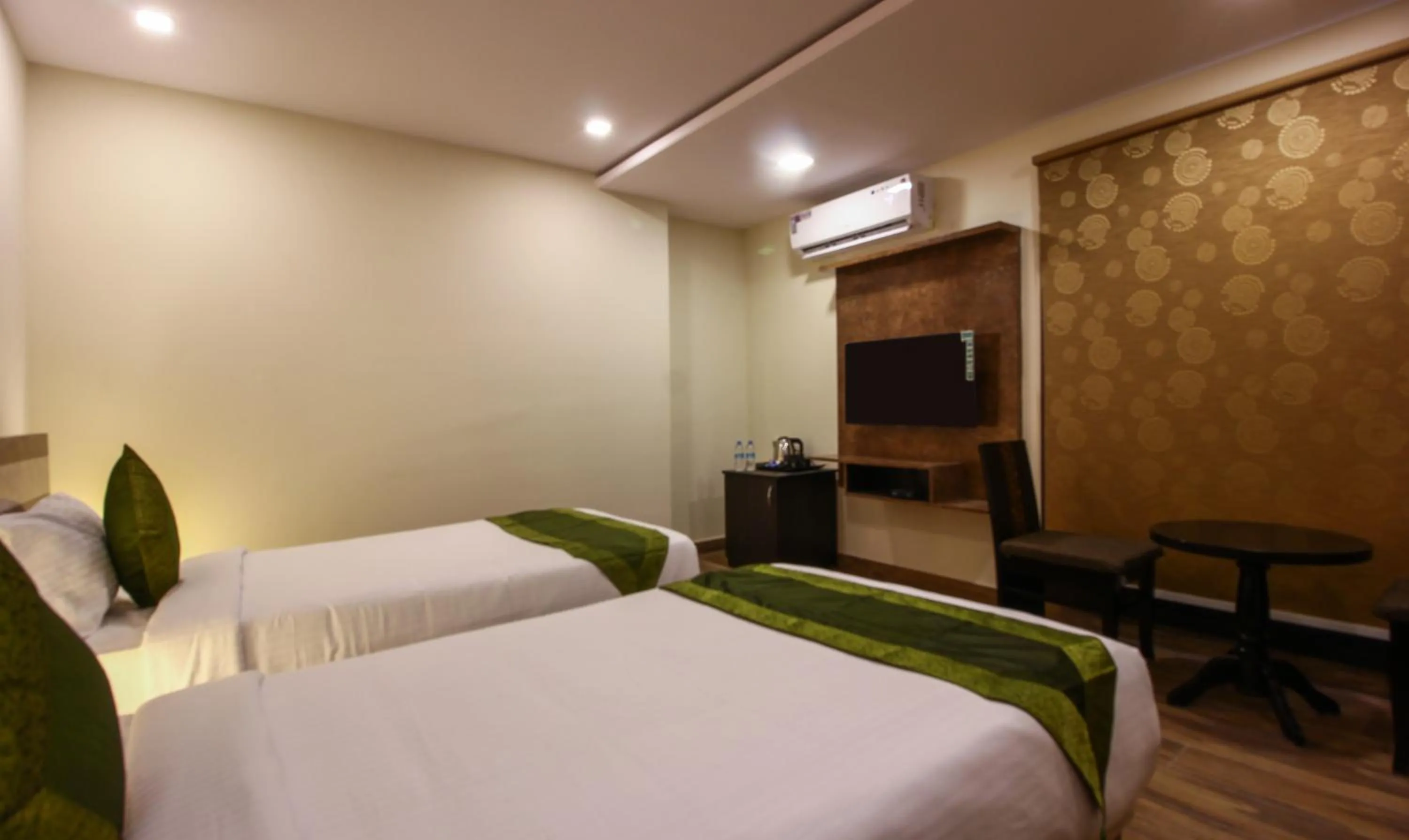 Photo of the whole room, Bed in Treebo Address Inn, Banjara Hills