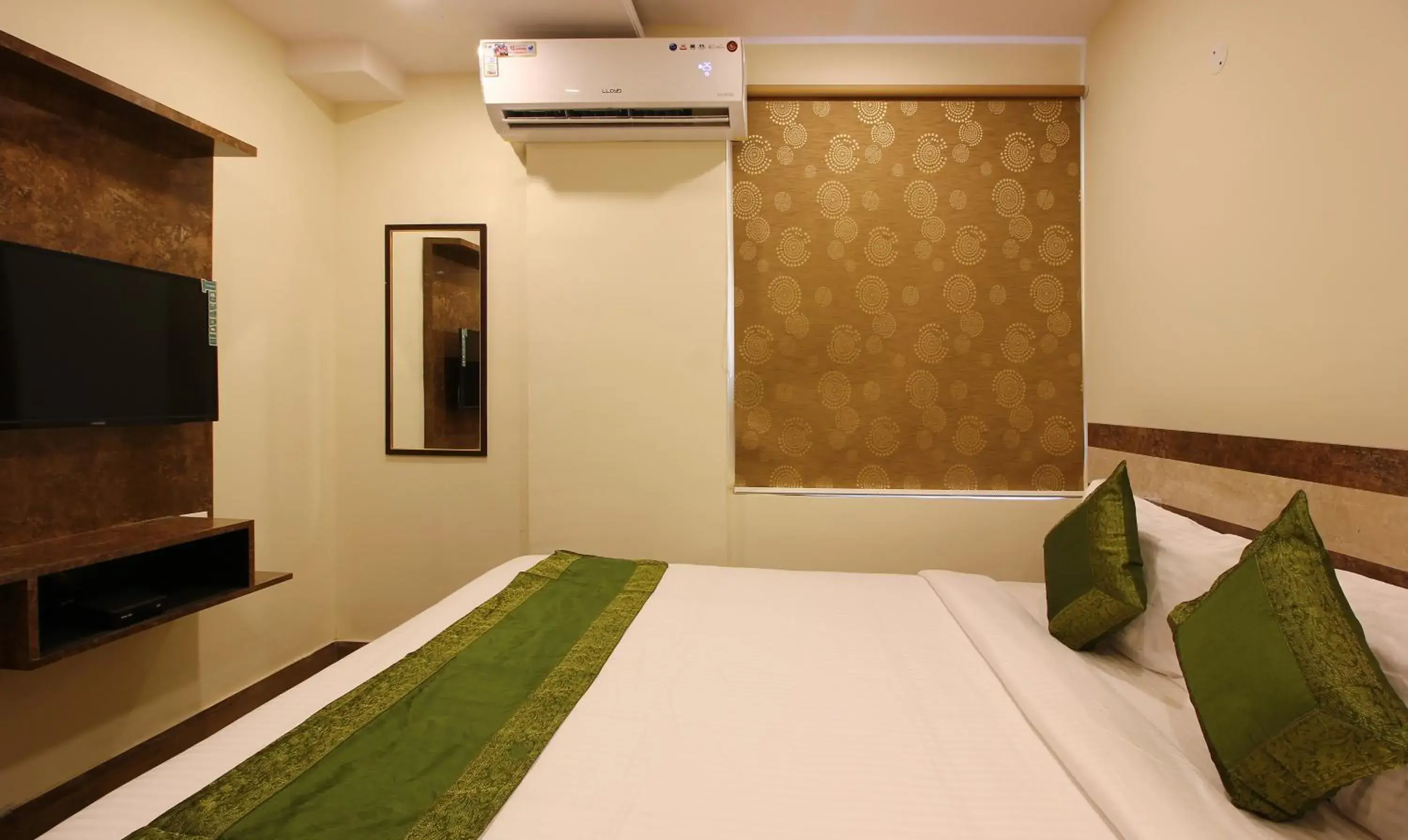 Bedroom, Bed in Treebo Address Inn, Banjara Hills Bedroom, Bed in Treebo Address Inn, Banjara Hills
