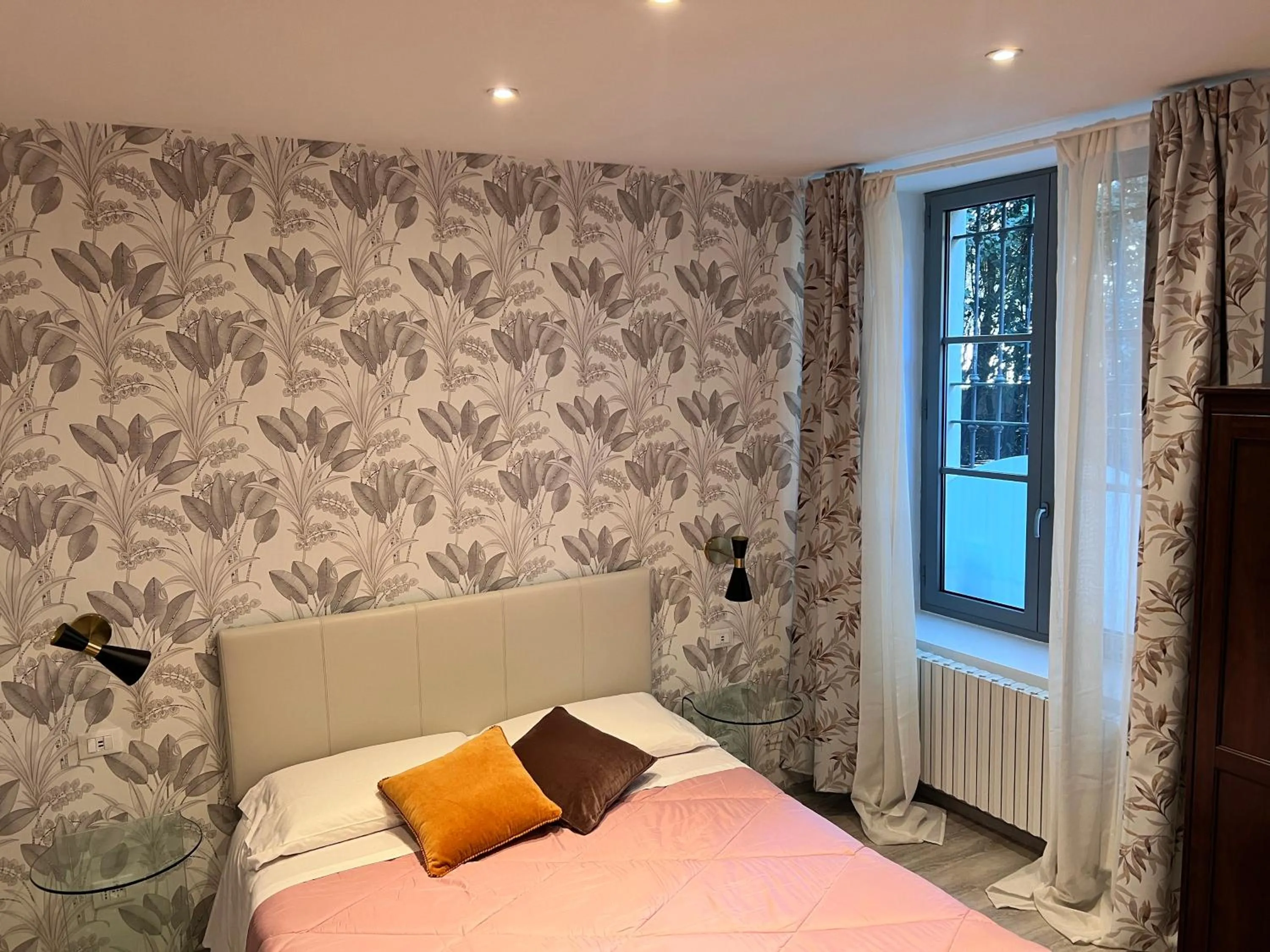 Photo of the whole room, Bed in Residence Diaz