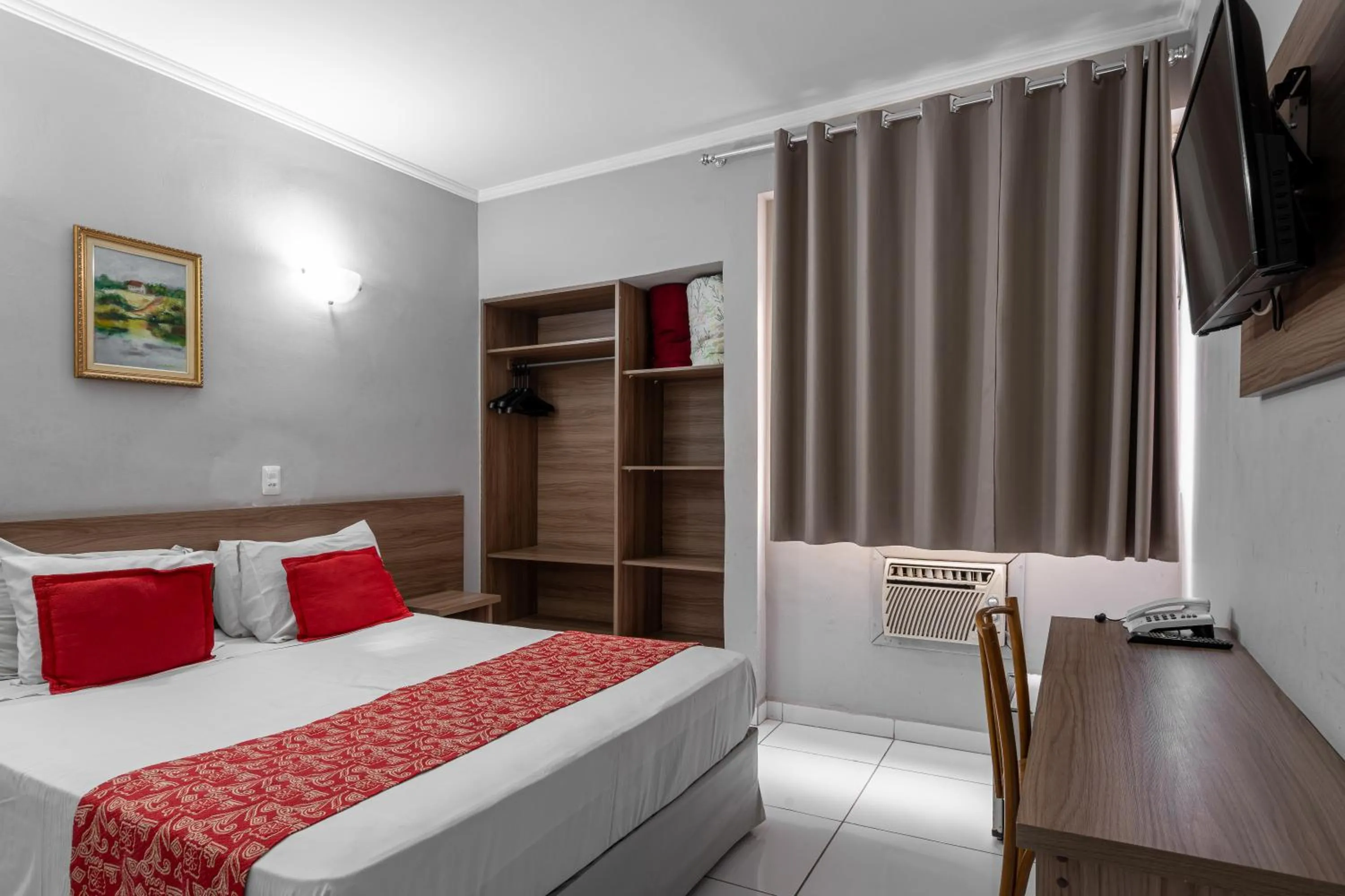 Bedroom, Bed in Plaza Hotel São José dos Campos