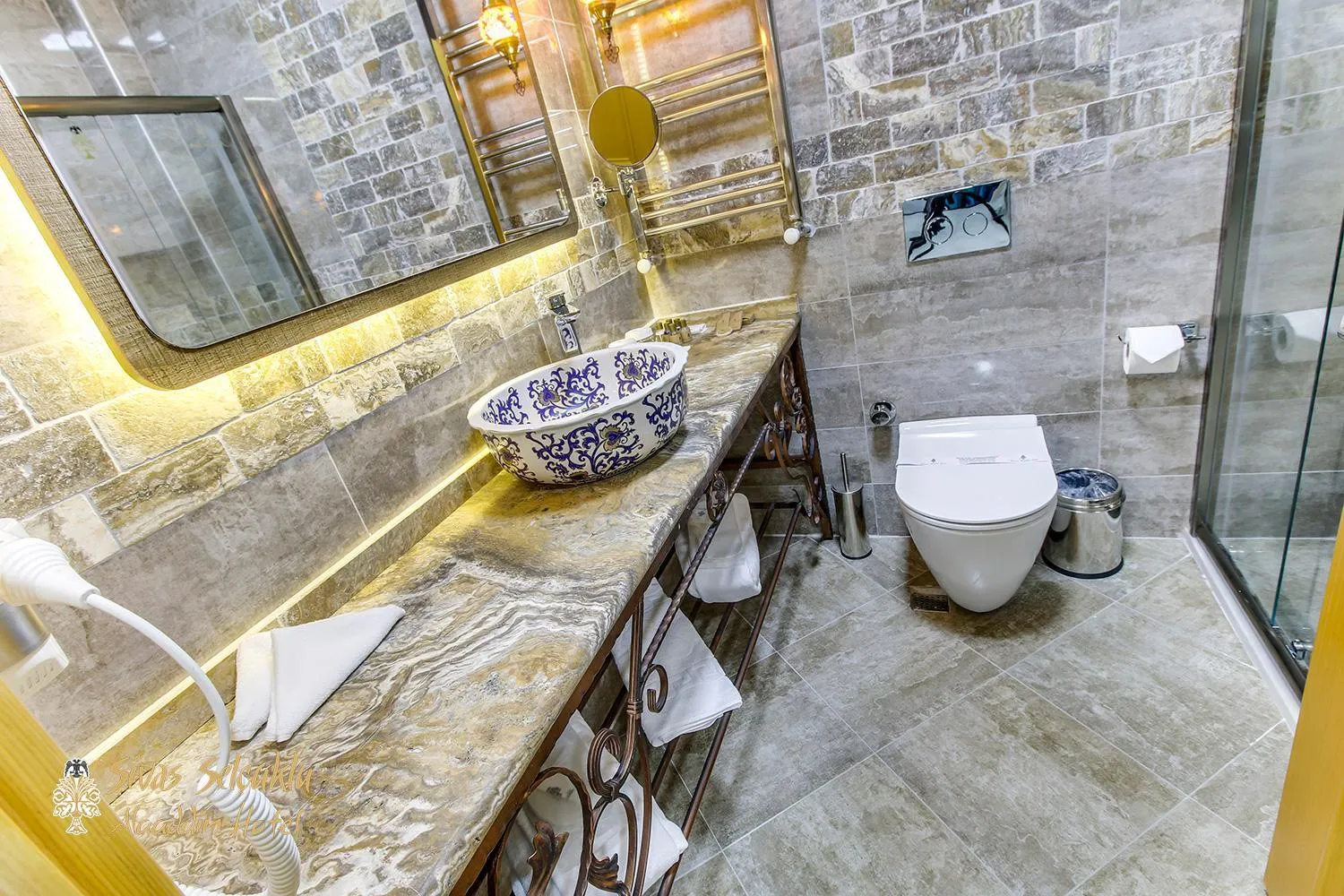 Shower in Sivas Keykavus Hotel