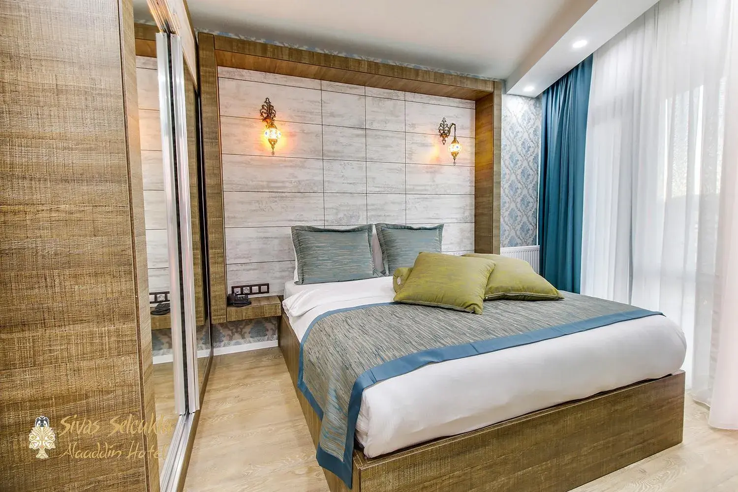 People, Bed in Sivas Keykavus Hotel People, Bed in Sivas Keykavus Hotel