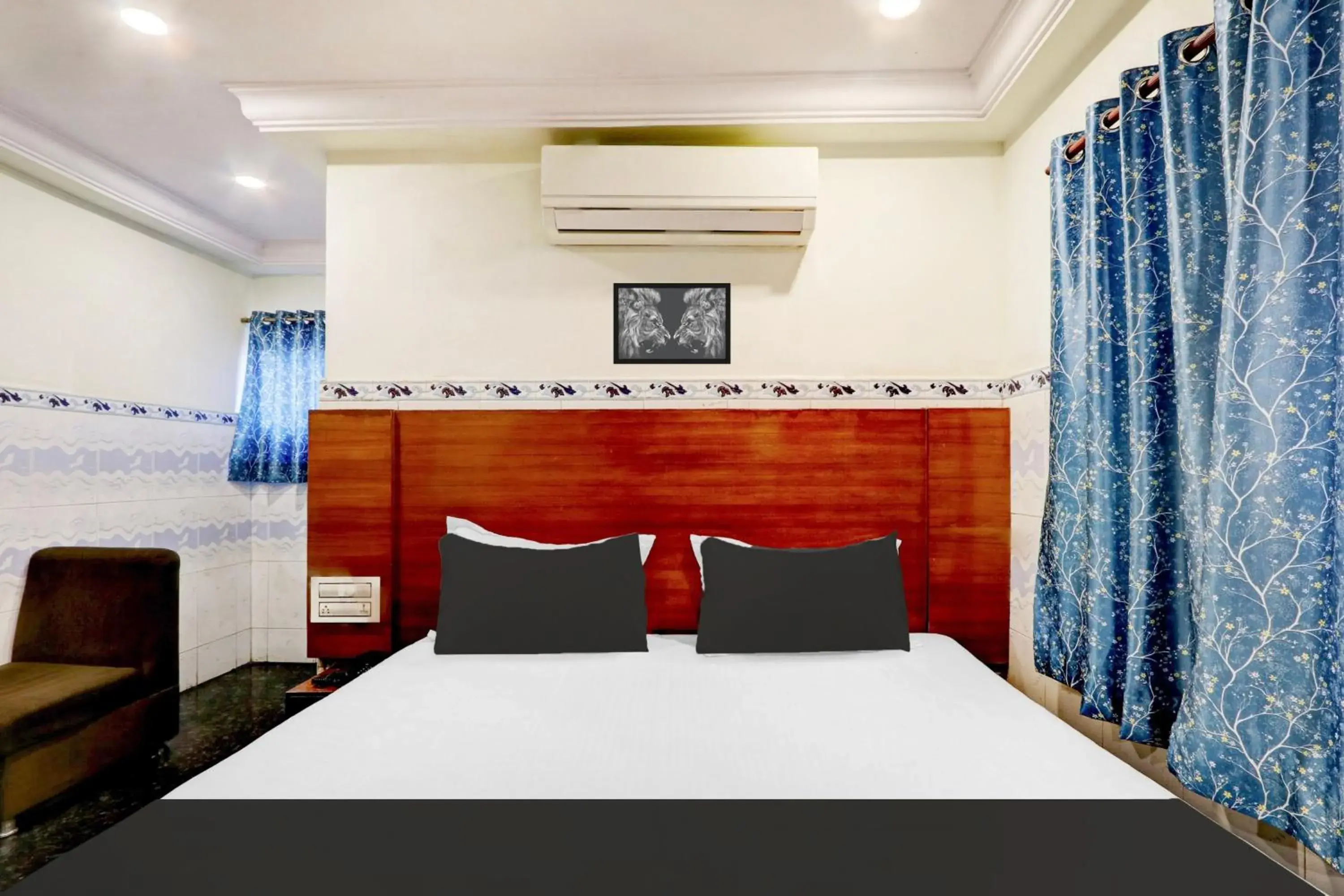 Bedroom, Bed in Hotel O Hanuman Pet Near Railway Station Bedroom, Bed in Hotel O Hanuman Pet Near Railway Station
