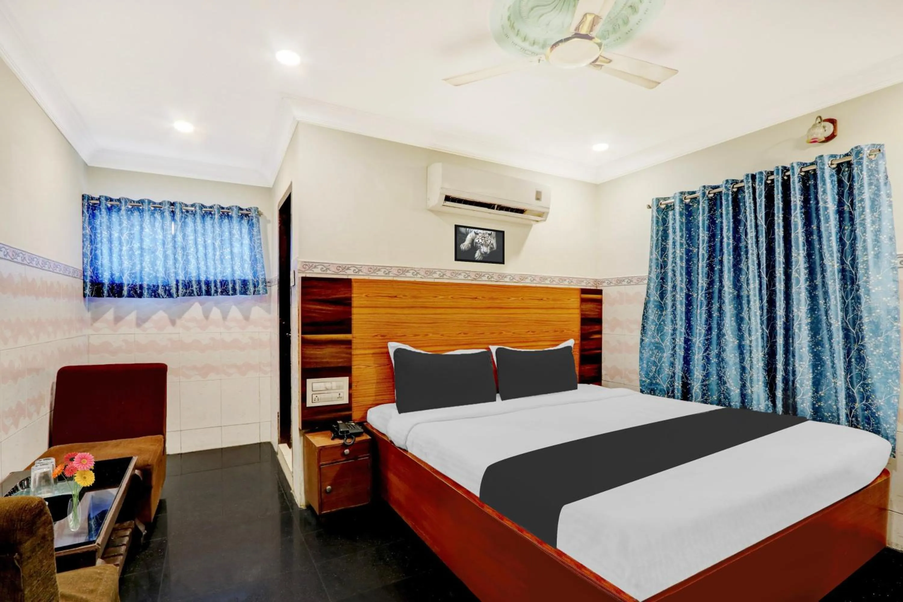 Bedroom, Bed in Super Hotel O Hanuman Pet Near Railway Station