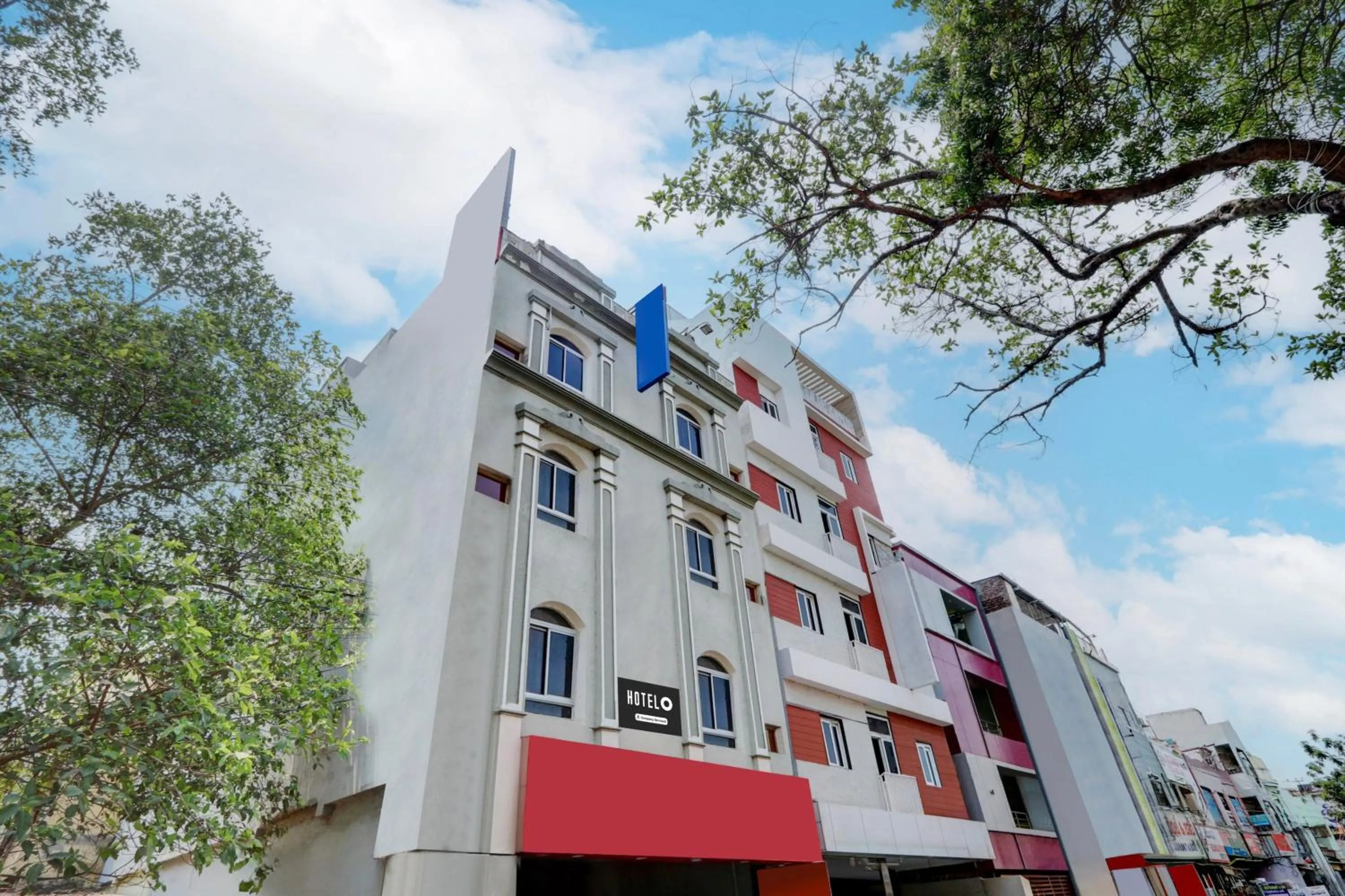 Facade/entrance in Super Hotel O Hanuman Pet Near Railway Station