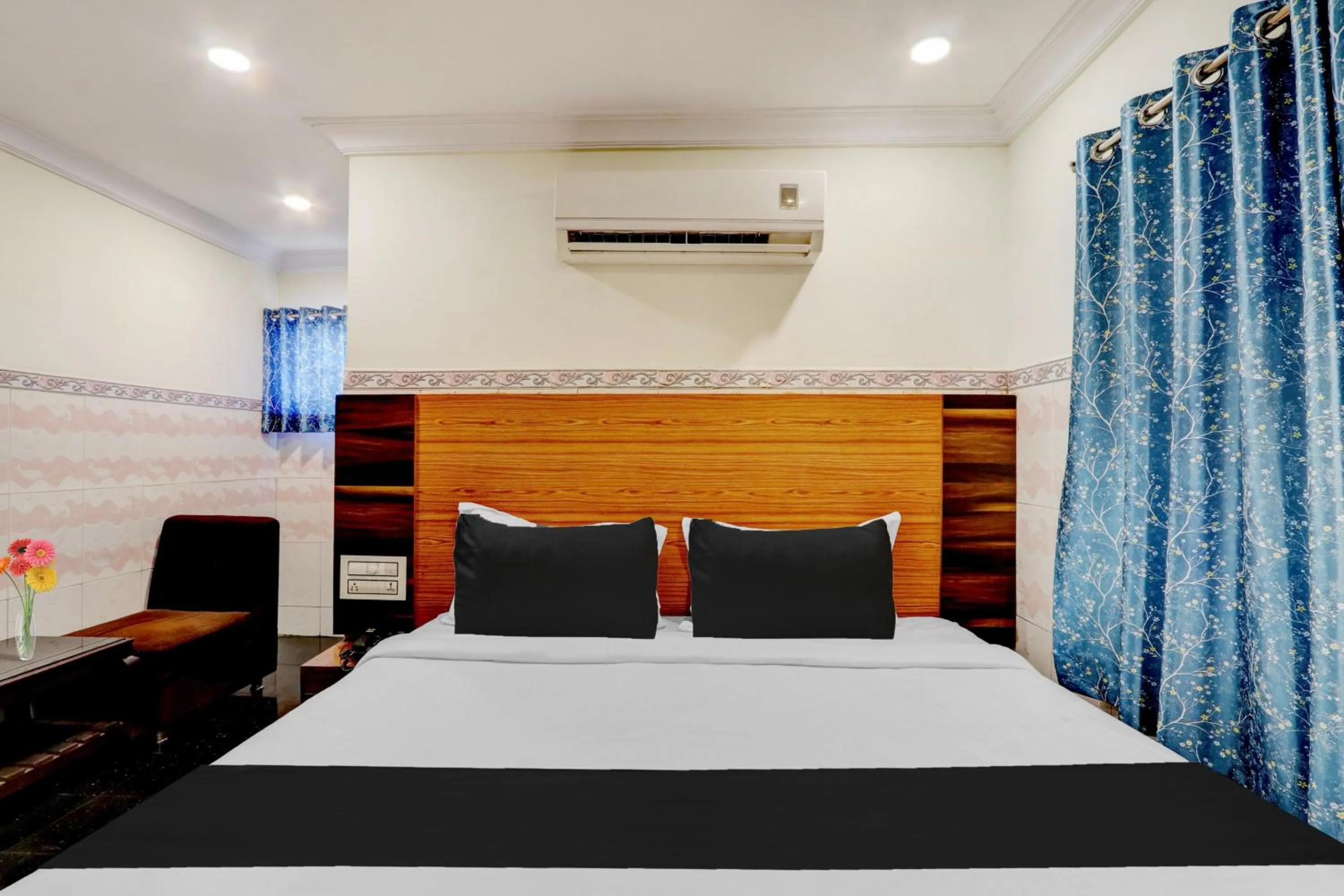 Bedroom, Bed in Super Hotel O Hanuman Pet Near Railway Station