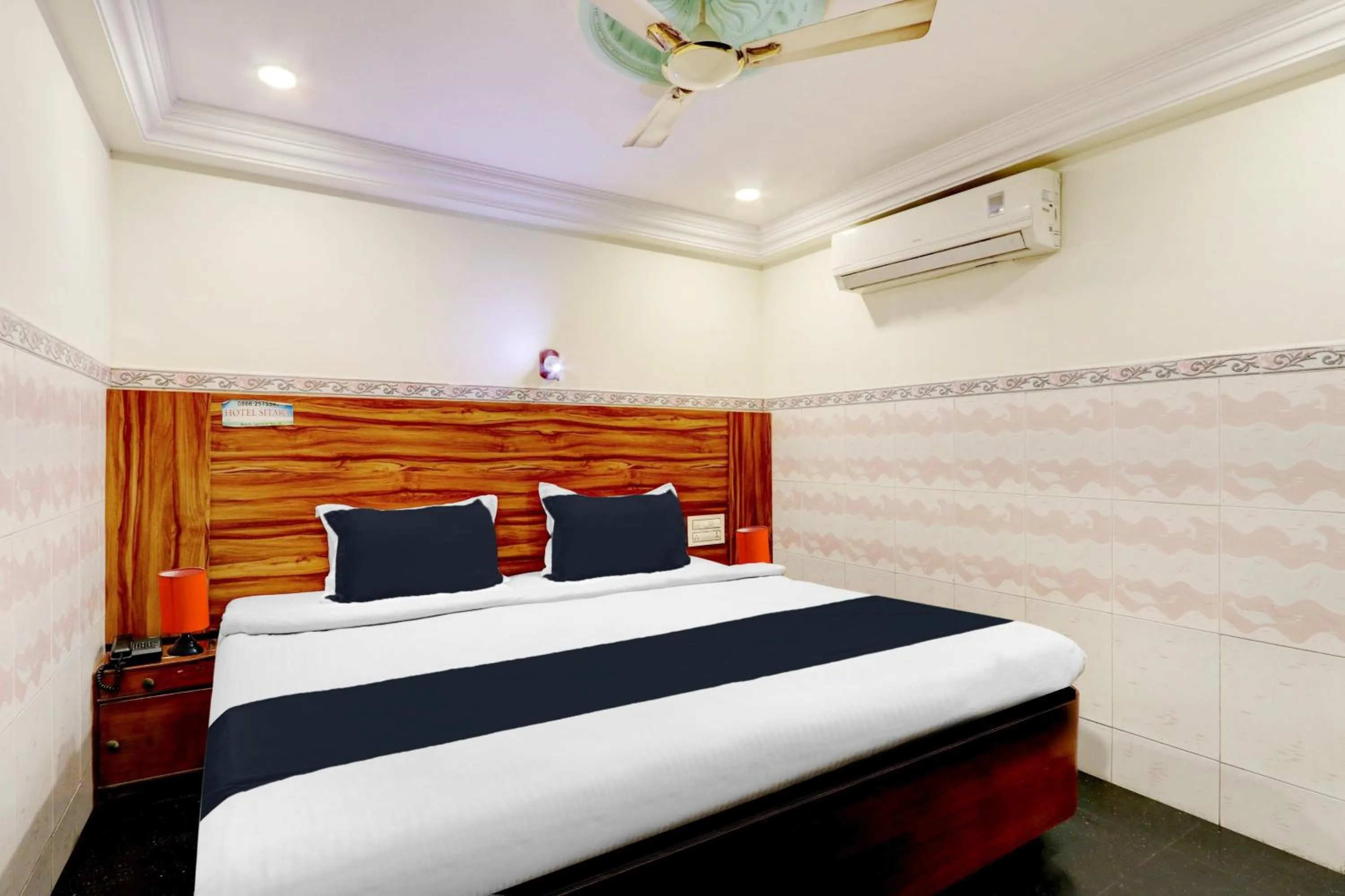 Bedroom, Bed in Super Hotel O Hanuman Pet Near Railway Station