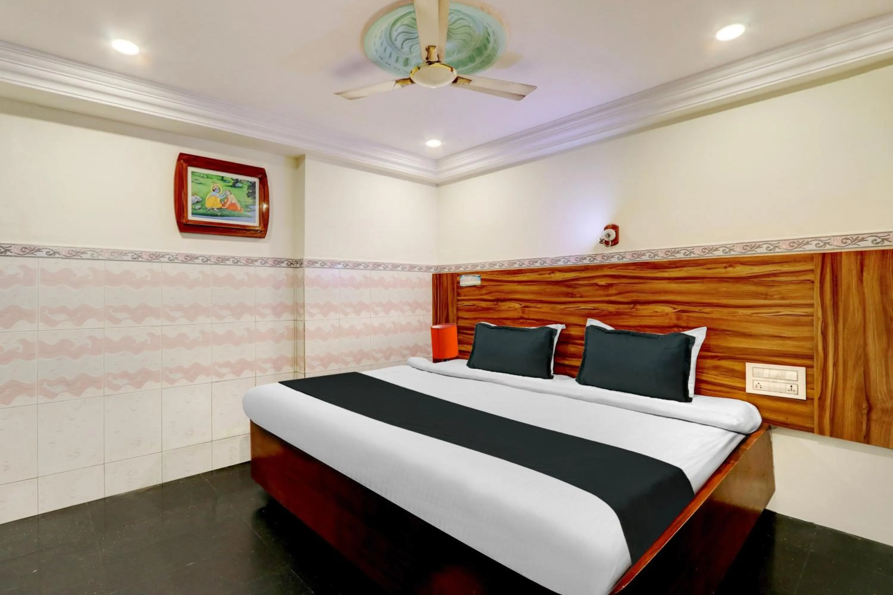 Bedroom, Bed in Super Hotel O Hanuman Pet Near Railway Station