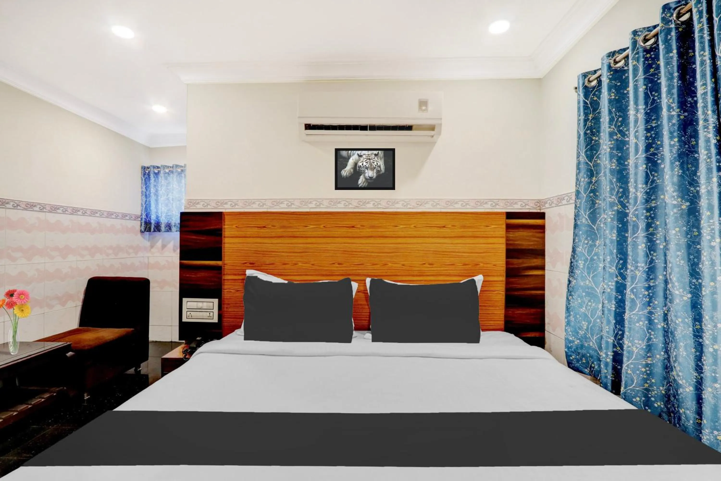 Bedroom, Bed in Super Hotel O Hanuman Pet Near Railway Station