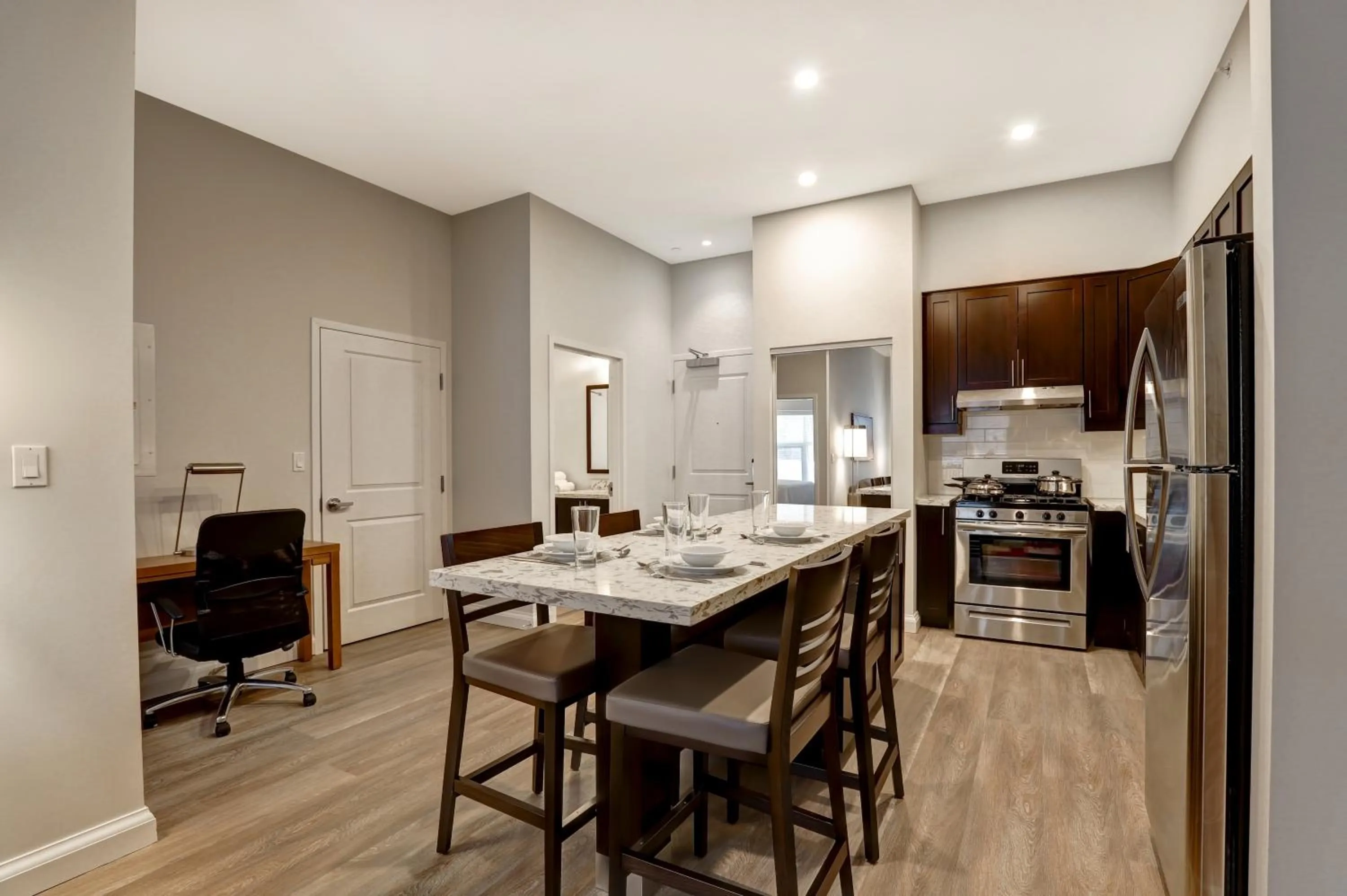 Kitchen or kitchenette, Kitchen/Kitchenette in Residences at Kanata Lakes