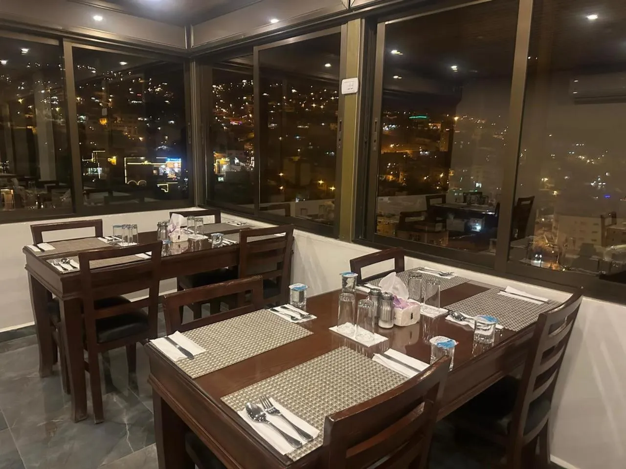 Restaurant/places to eat in Petra Sky Hotel