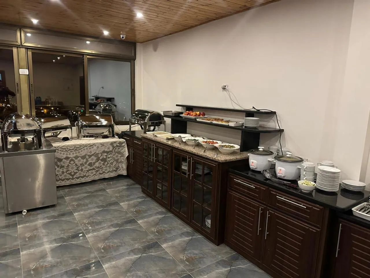 Restaurant/places to eat in Petra Sky Hotel