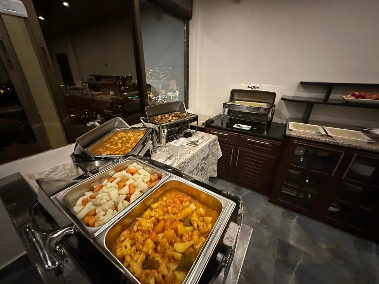 Restaurant/places to eat in Petra Sky Hotel