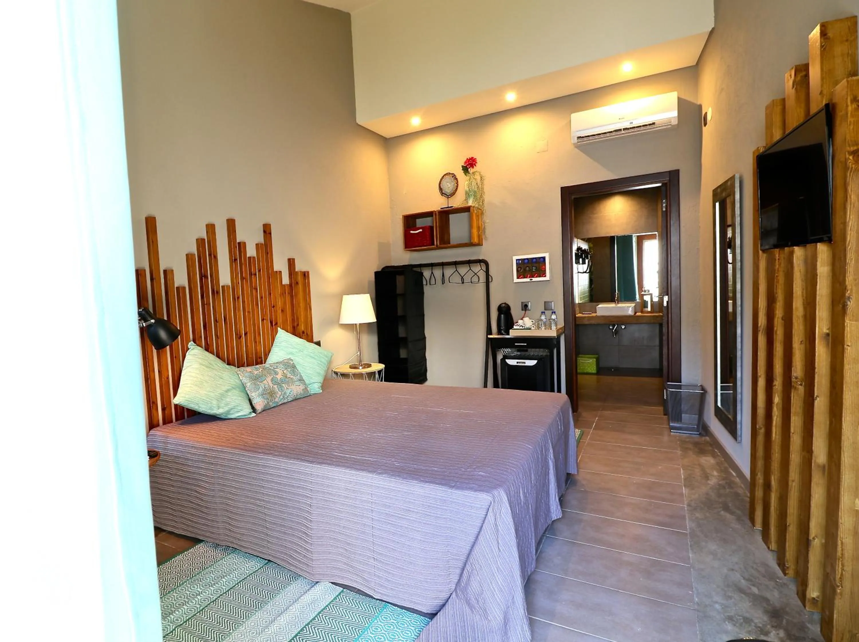 Bedroom, Bed in Lost & Found - Guesthouse & Suites