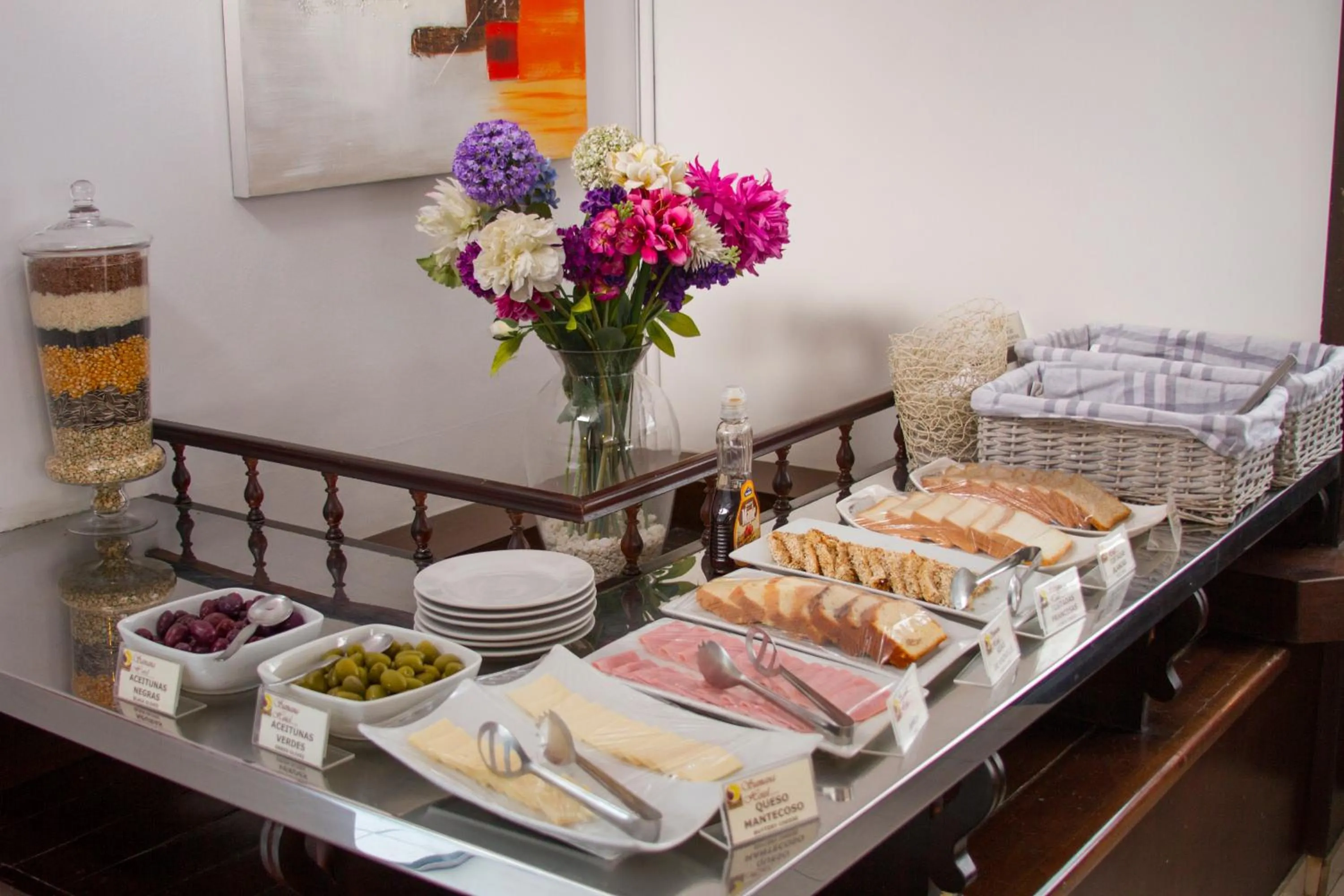 Buffet breakfast in Samana Hotel