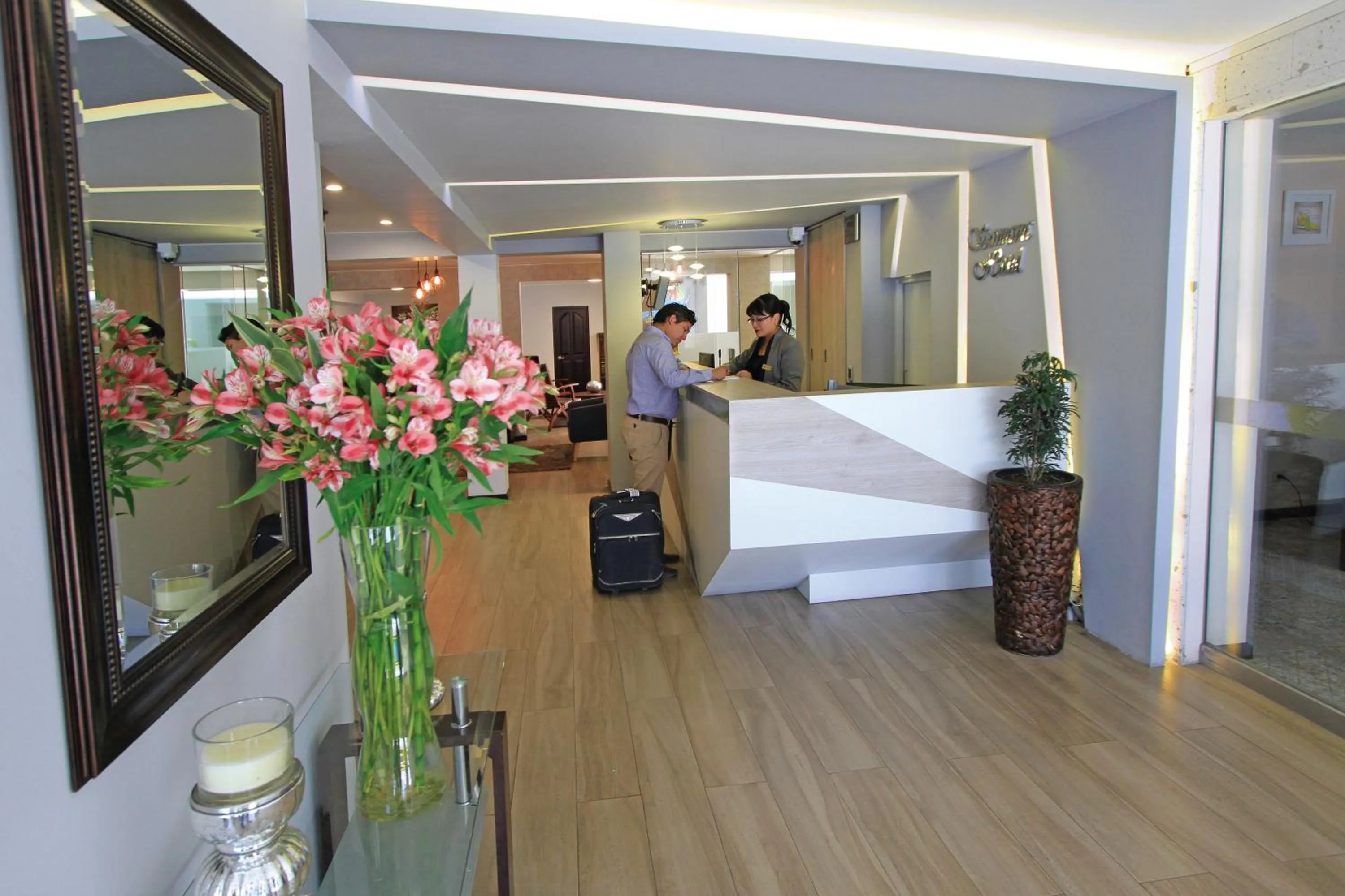 Lobby or reception in Samana Hotel