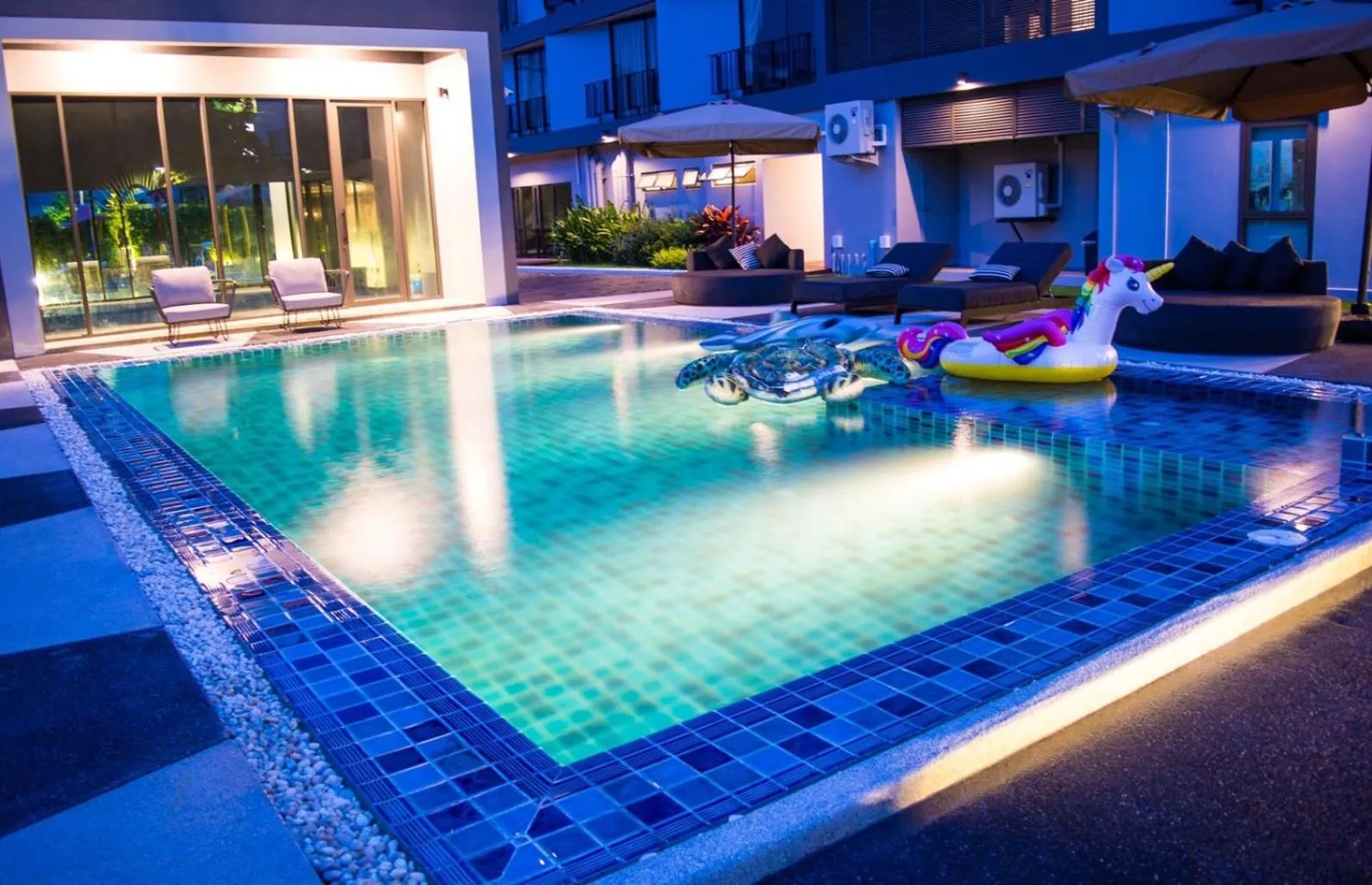 Swimming pool in The 28th Hotel