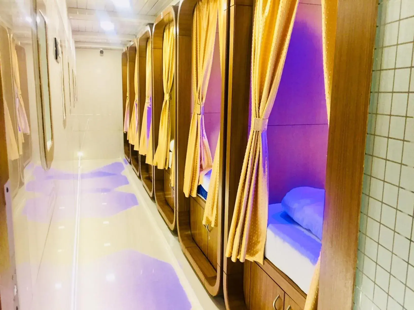 Property building, Bed in Qubestay Airport Capsule Hotel & Hostel Property building, Bed in Qubestay Airport Capsule Hotel & Hostel