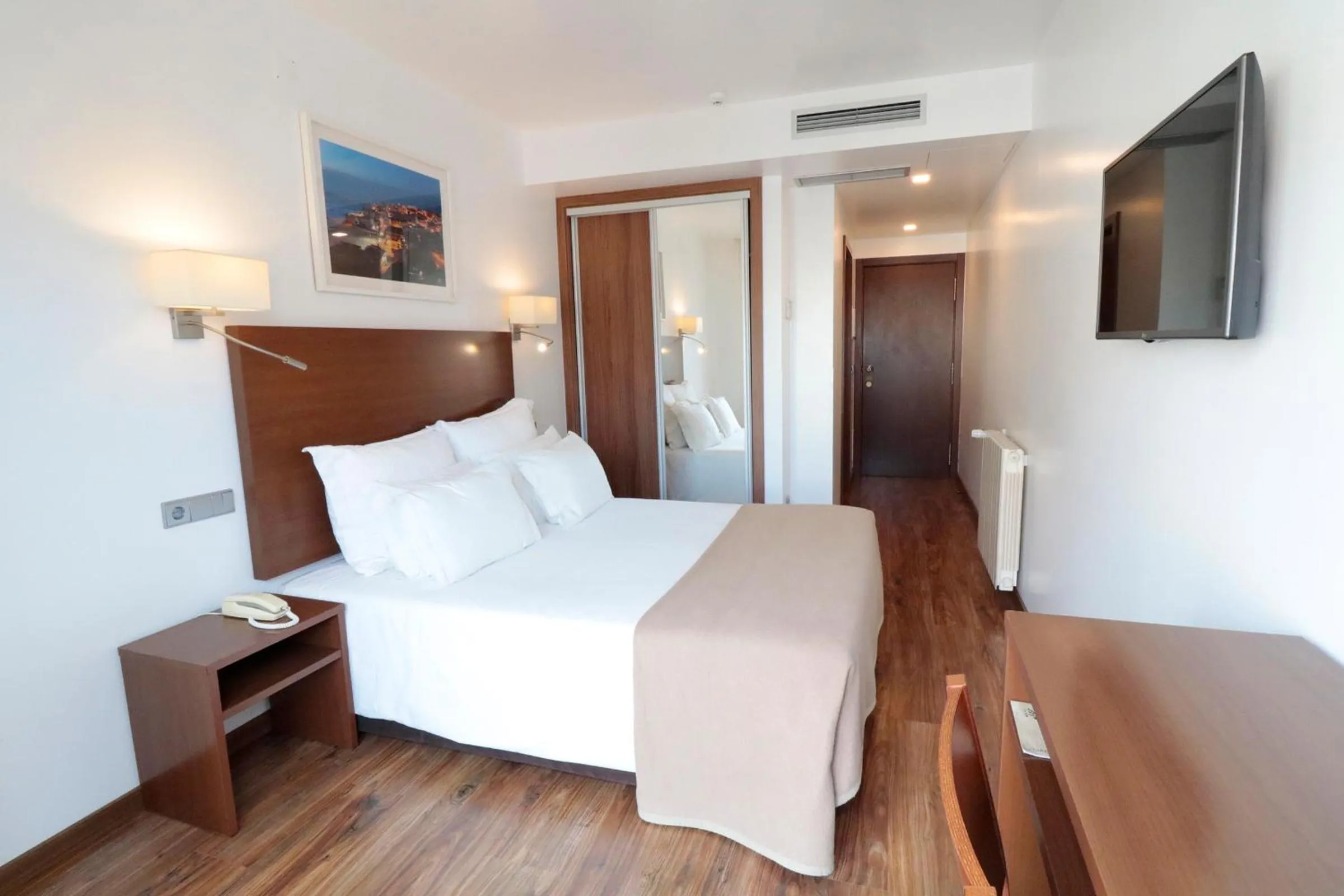 Bedroom, Bed in Hotel Miramar - São Pedro de Moel