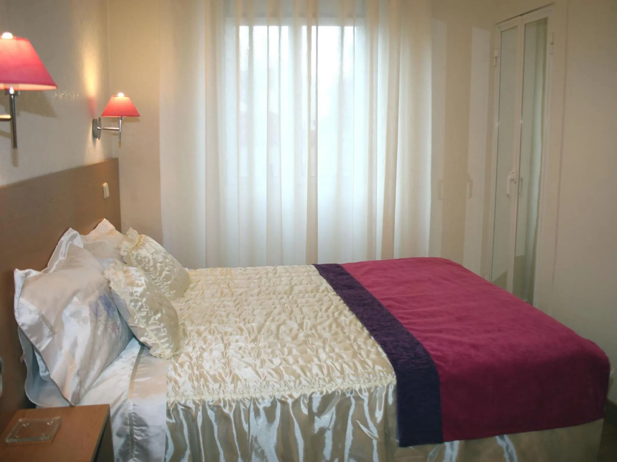 Bedroom, Bed in Estrela dos Anjos Guesthouse