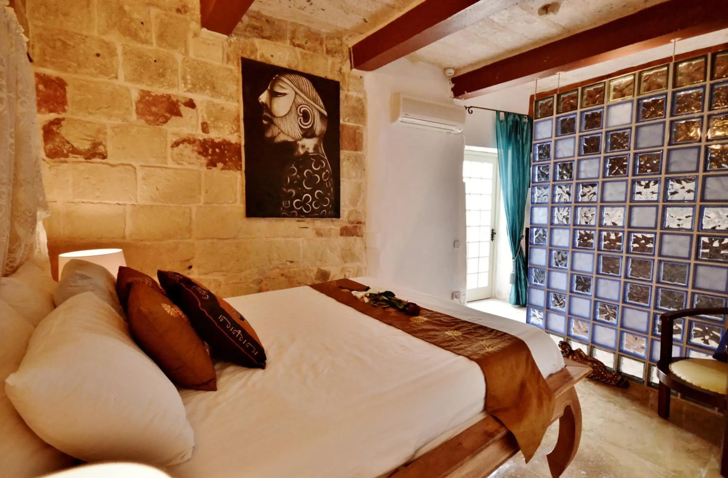 Single Room with Balcony in Chapel 5 Boutique Suites B&B Single Room with Balcony in Chapel 5 Boutique Suites B&B