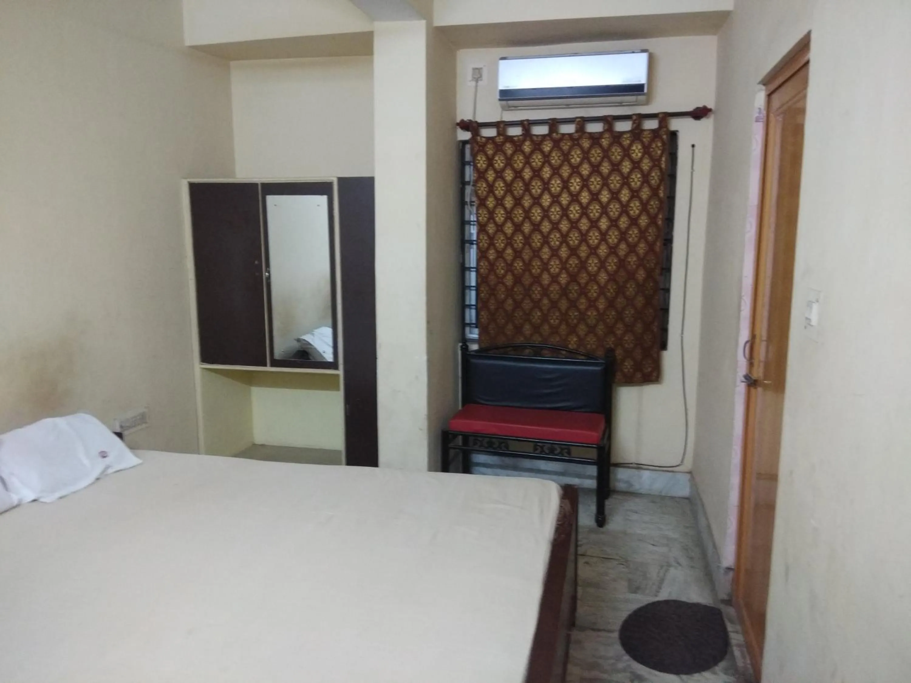 Photo of the whole room, Bed in M/s HOTEL DIWAN INTERNATIONAL