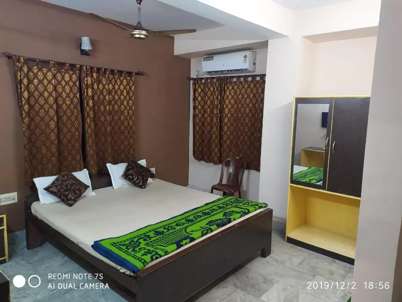 Deluxe Double Room- AC in M/s HOTEL DIWAN INTERNATIONAL Deluxe Double Room- AC in M/s HOTEL DIWAN INTERNATIONAL