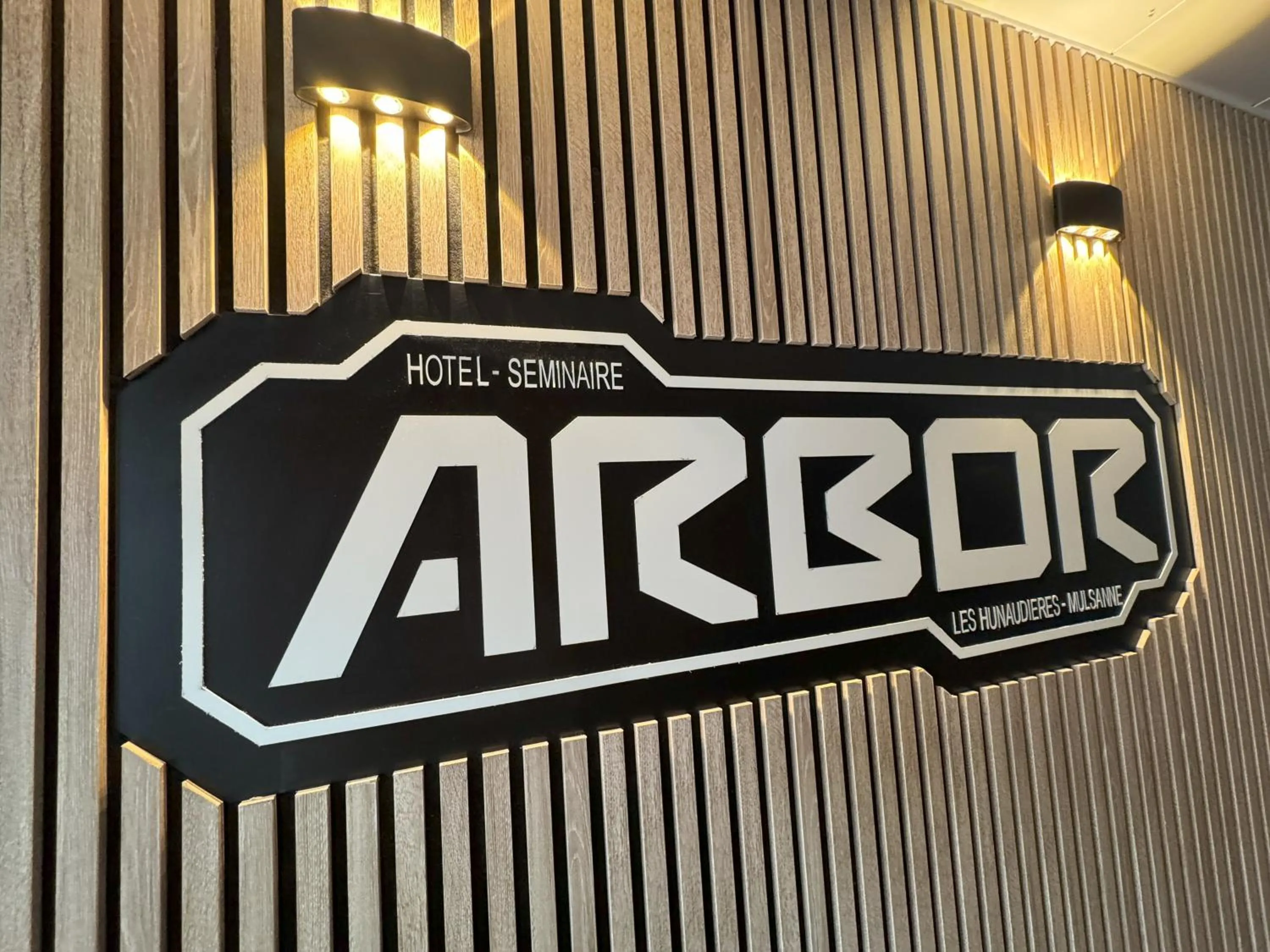 Property logo or sign in Hotel ARBOR - Les Hunaudieres - Le Mans Sud - Mulsanne