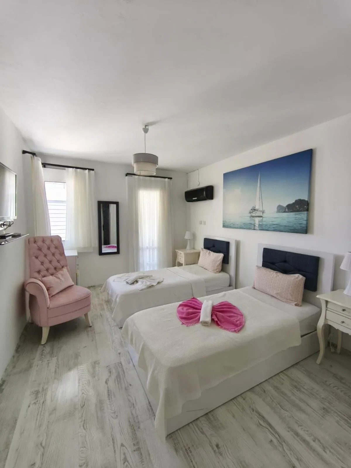 room service, Bed in Tepe Hotel