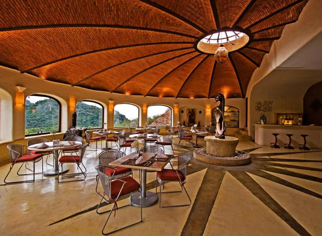 Restaurant/places to eat in Hostal de la Luz - Spa Holistic Resort