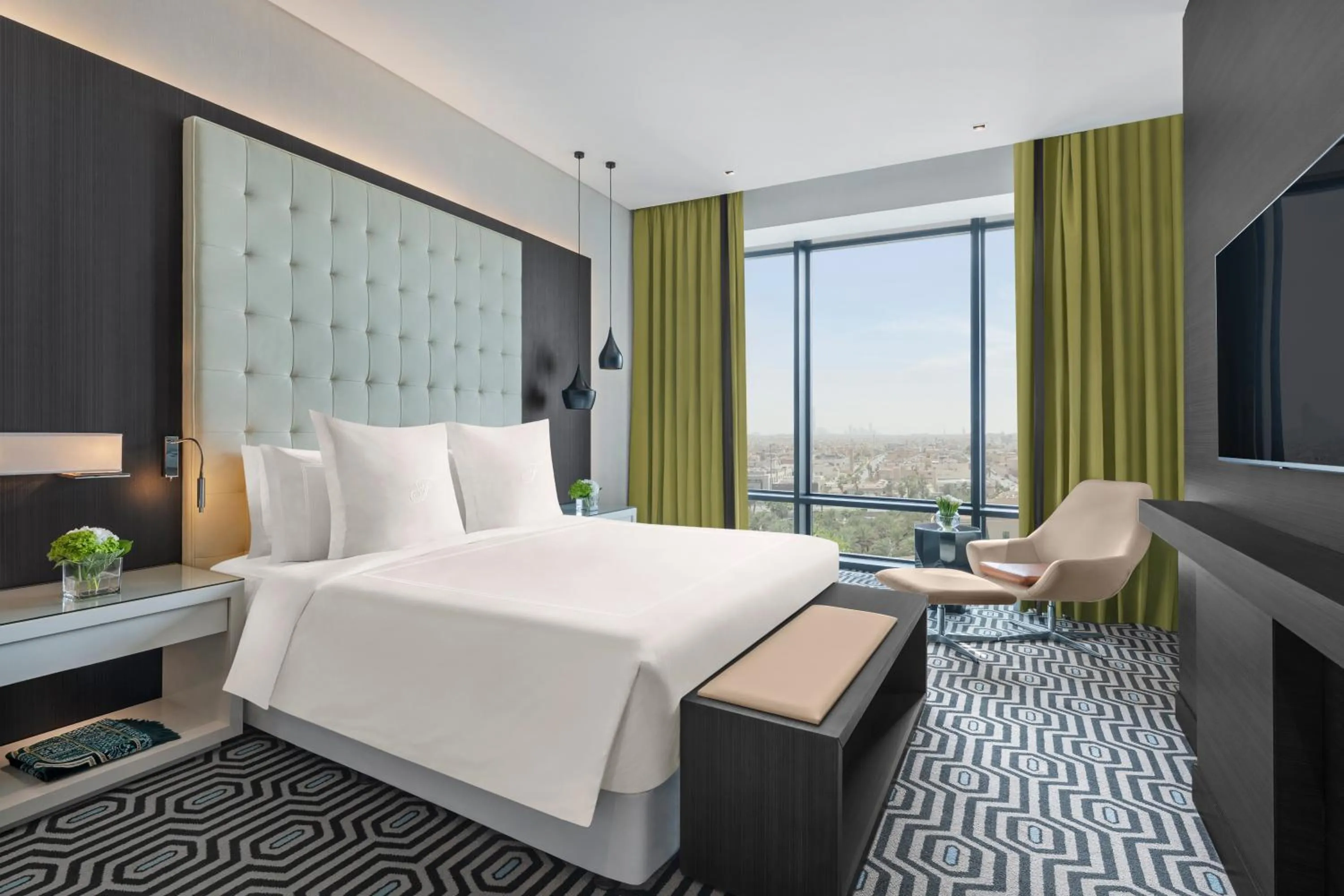 Bed in Fairmont Riyadh