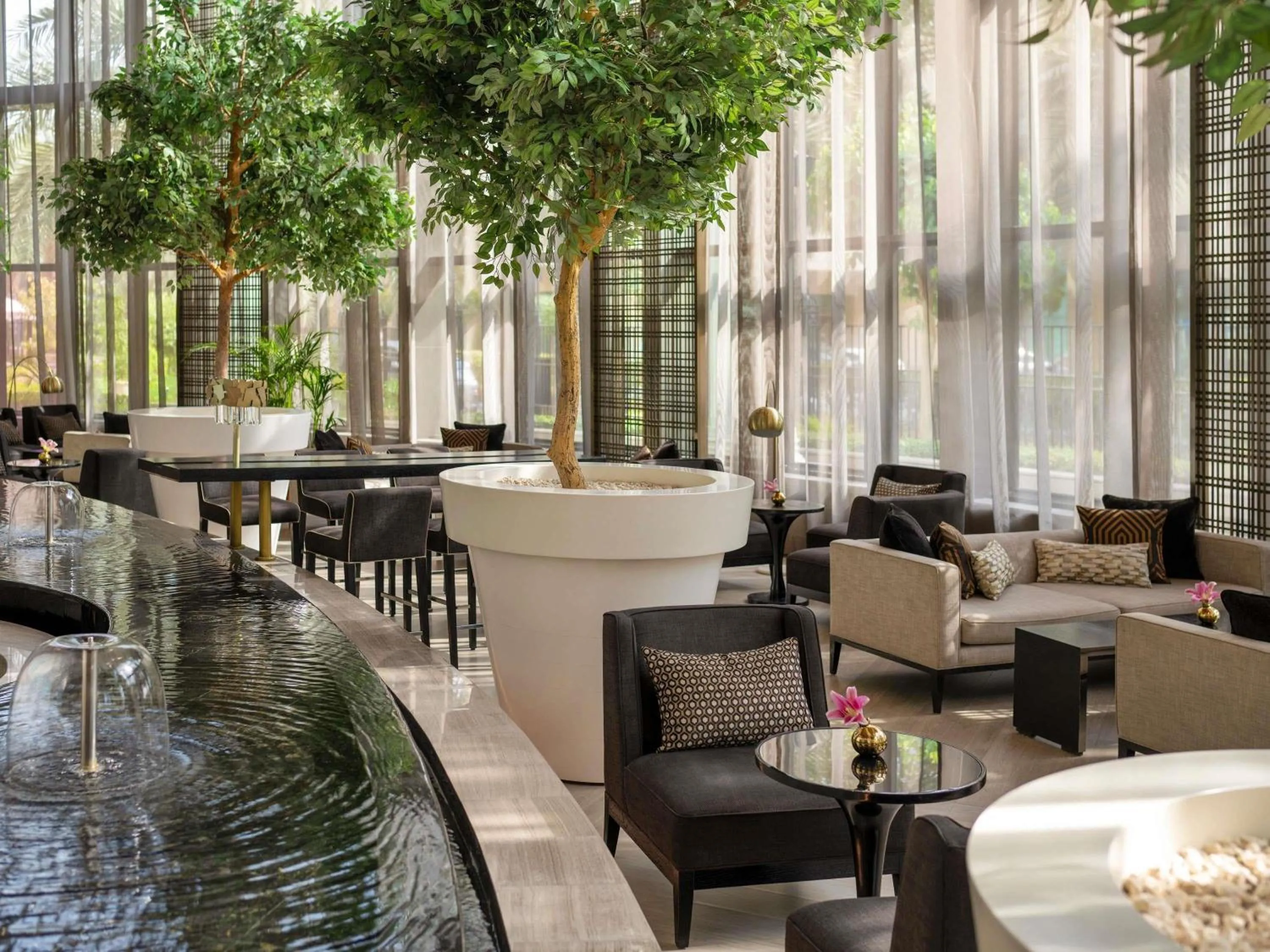 Lounge or bar in Fairmont Riyadh