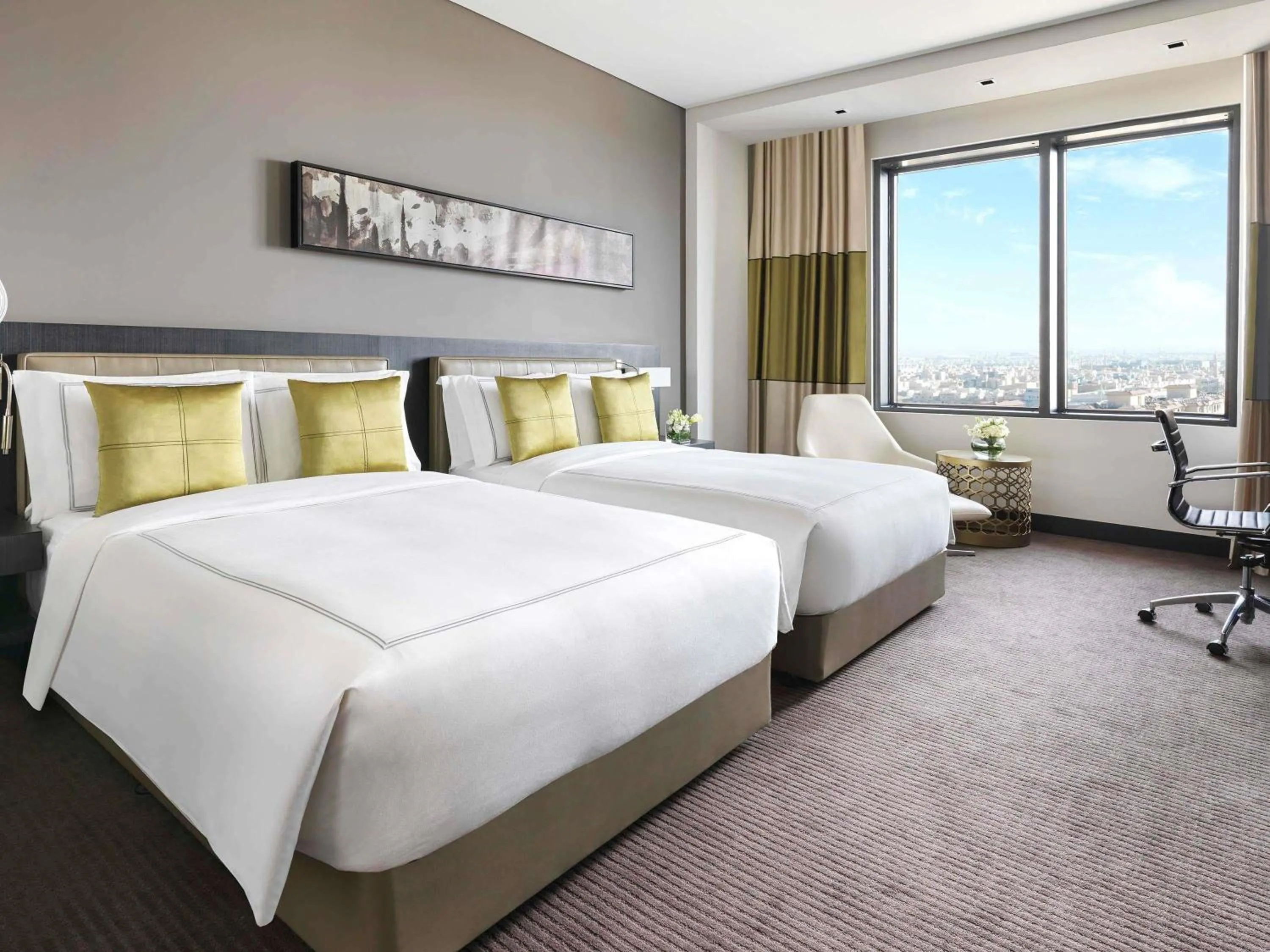 Bedroom, Bed in Fairmont Riyadh