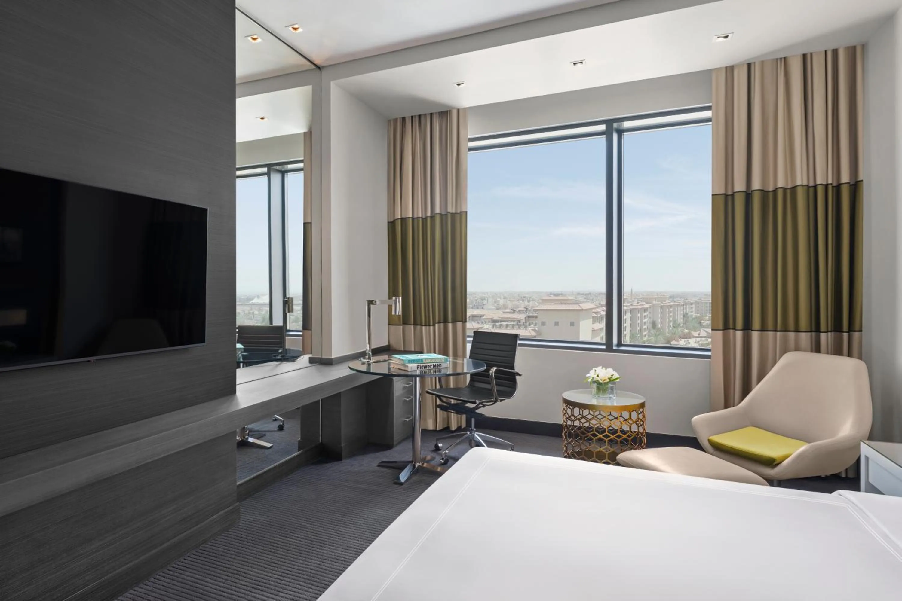 Bed in Fairmont Riyadh