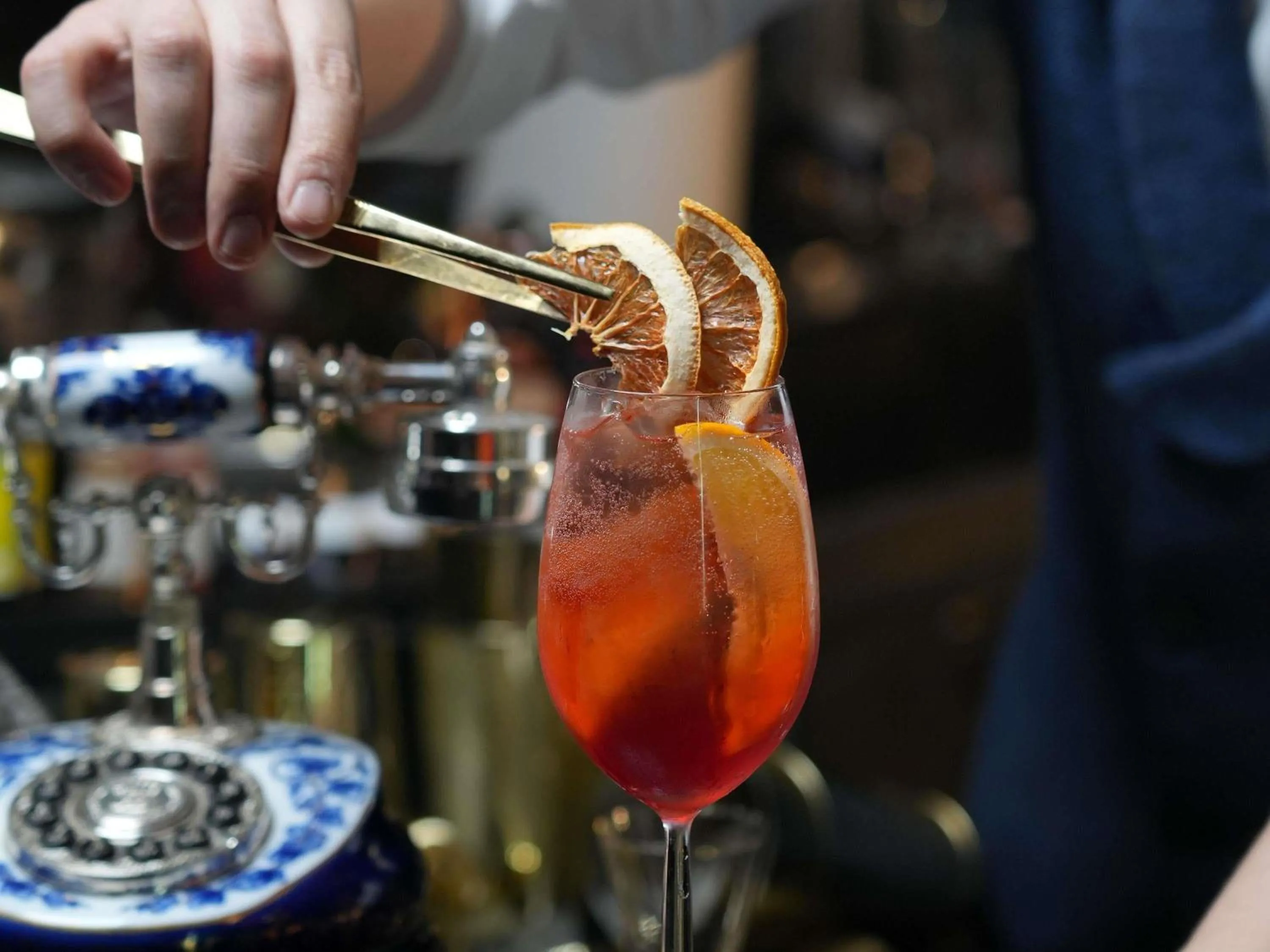 Lounge or bar in Fairmont Riyadh