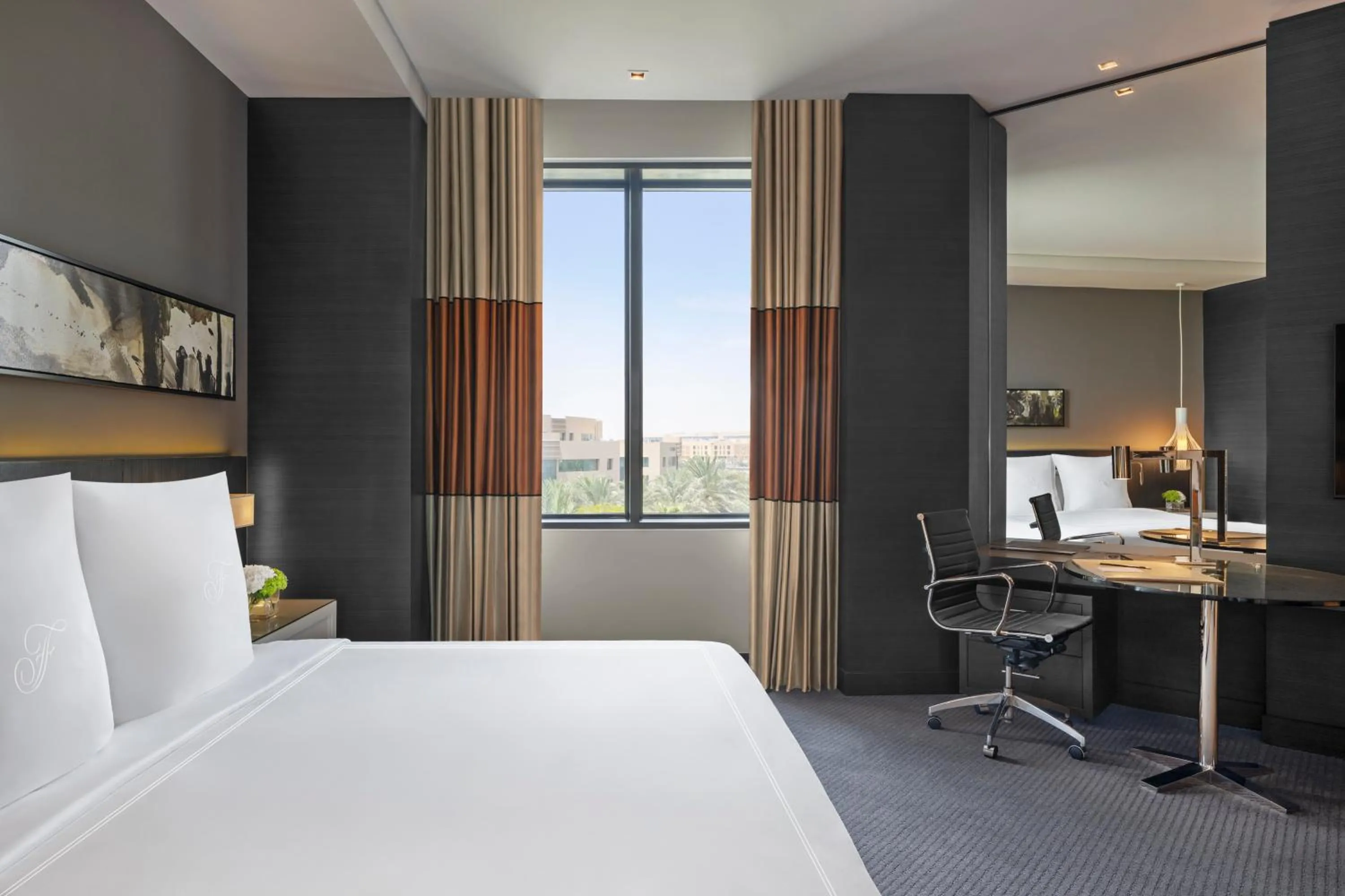 Bed in Fairmont Riyadh