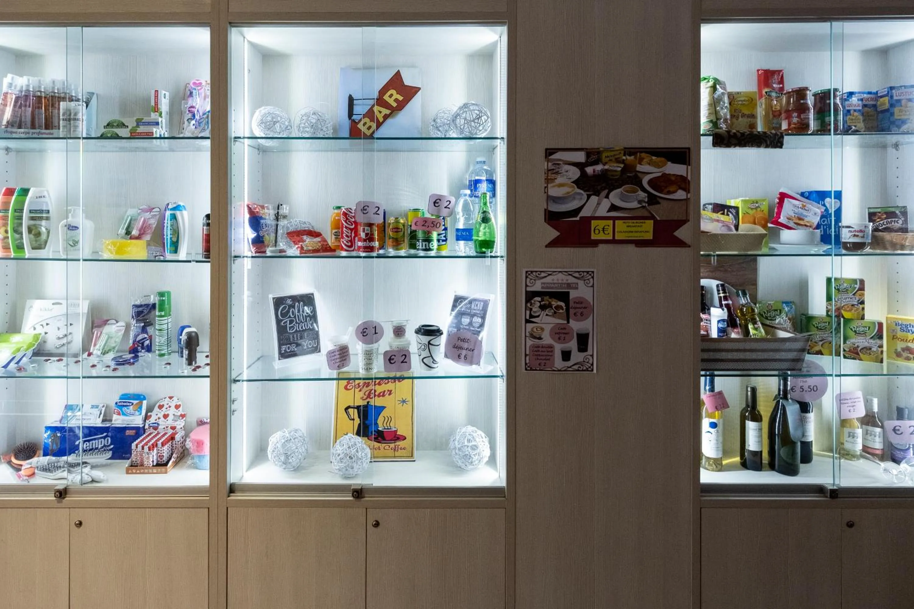 On-site shops in Appart'hotel le Pèlerin