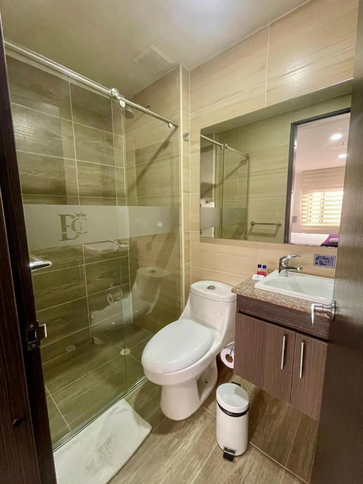 Shower in Hotel Business Center International