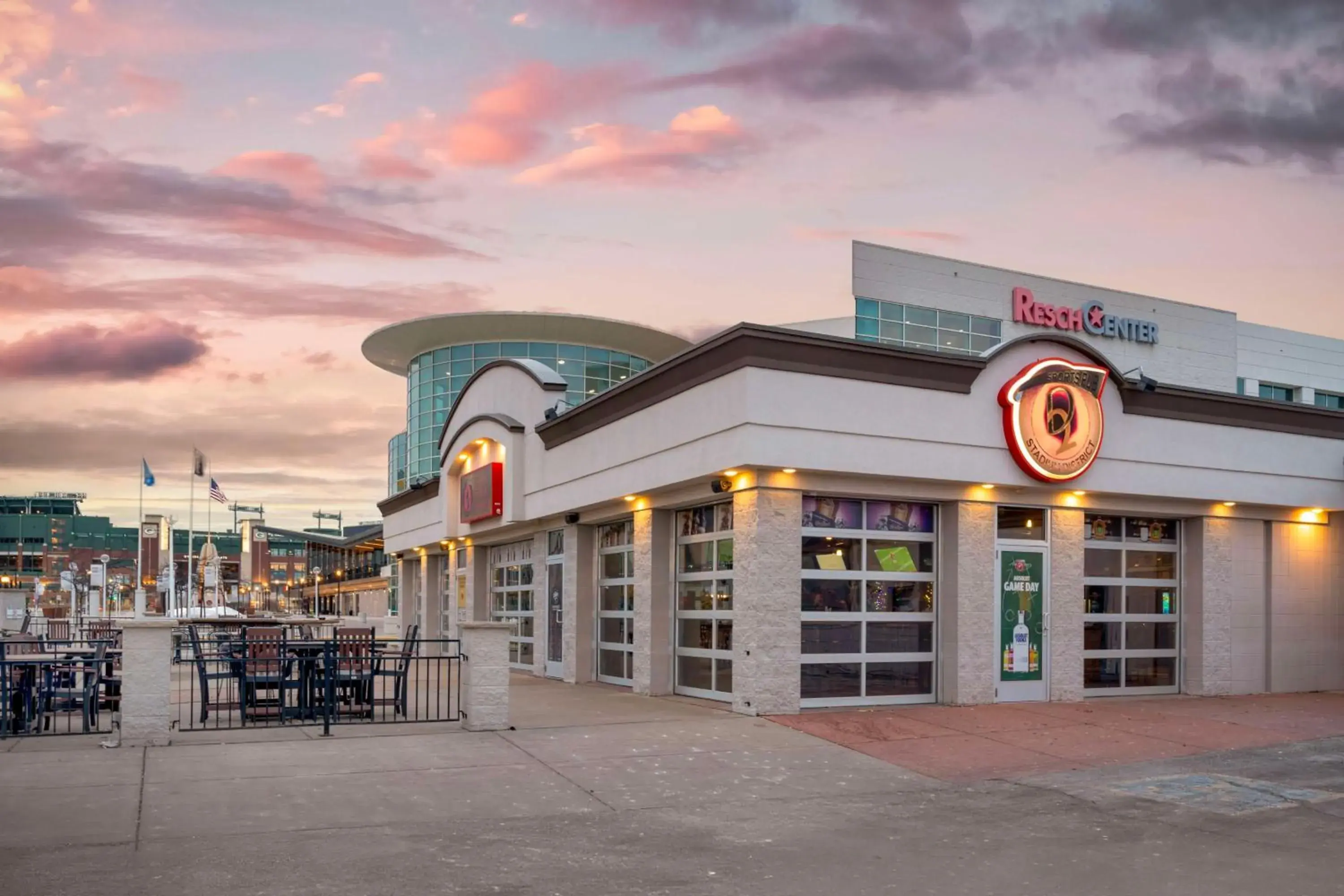 Property building in Best Western Green Bay Inn and Conference Center Property building in Best Western Green Bay Inn and Conference Center