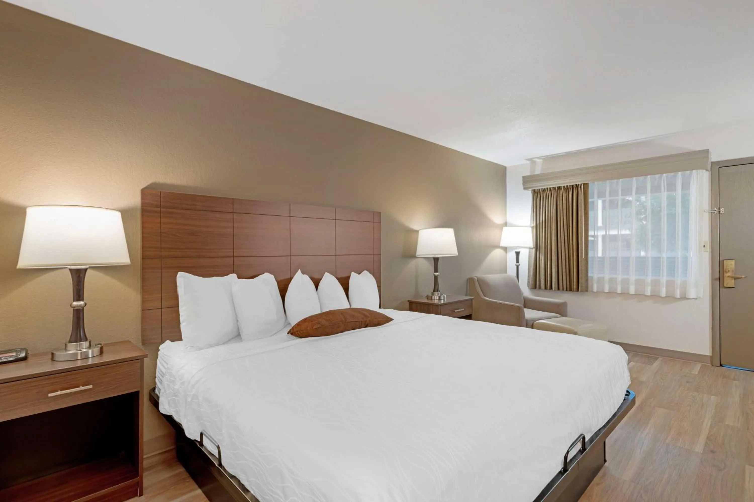 Bedroom, Bed in Best Western Green Bay Inn and Conference Center