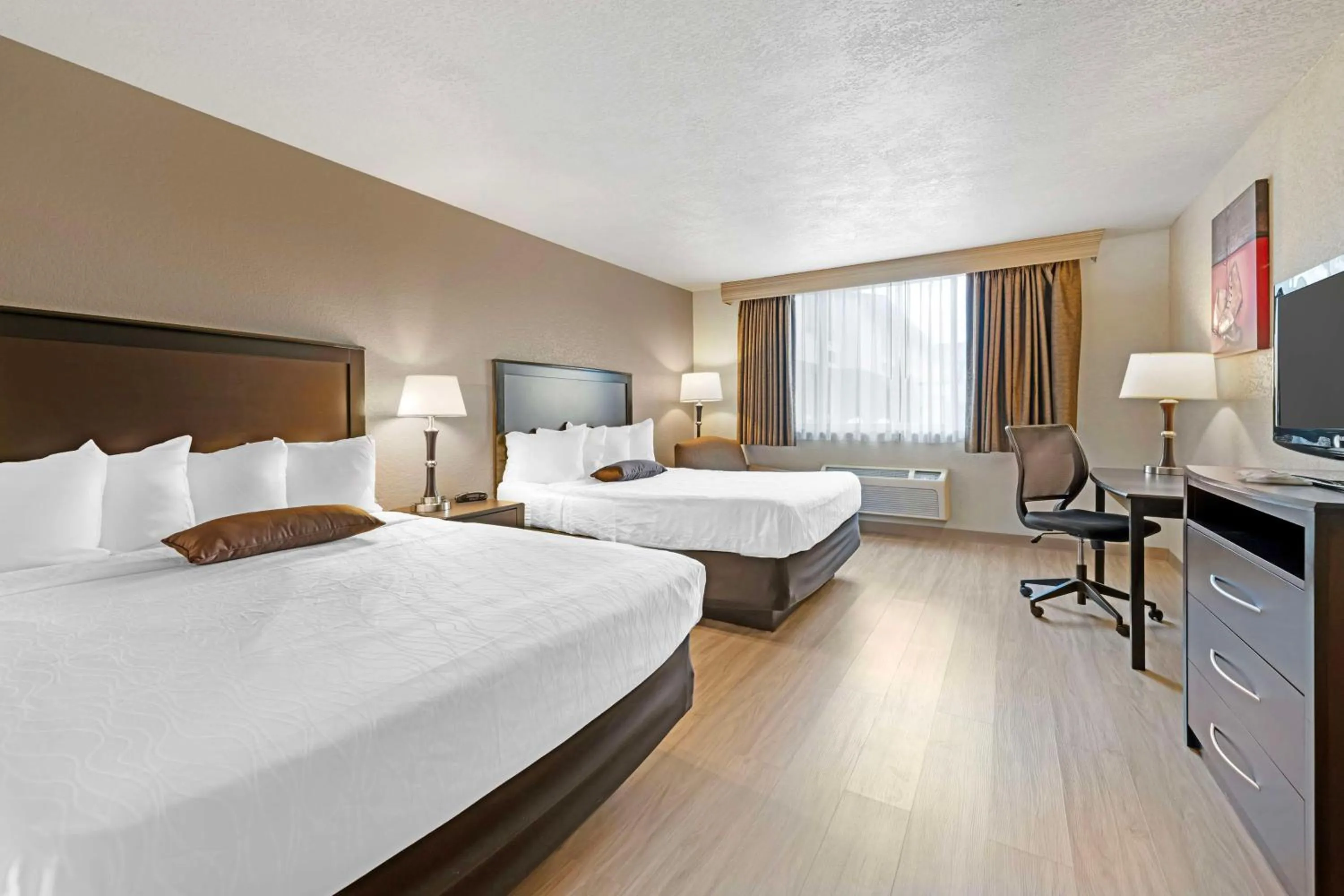 Bedroom, Bed in Best Western Green Bay Inn and Conference Center