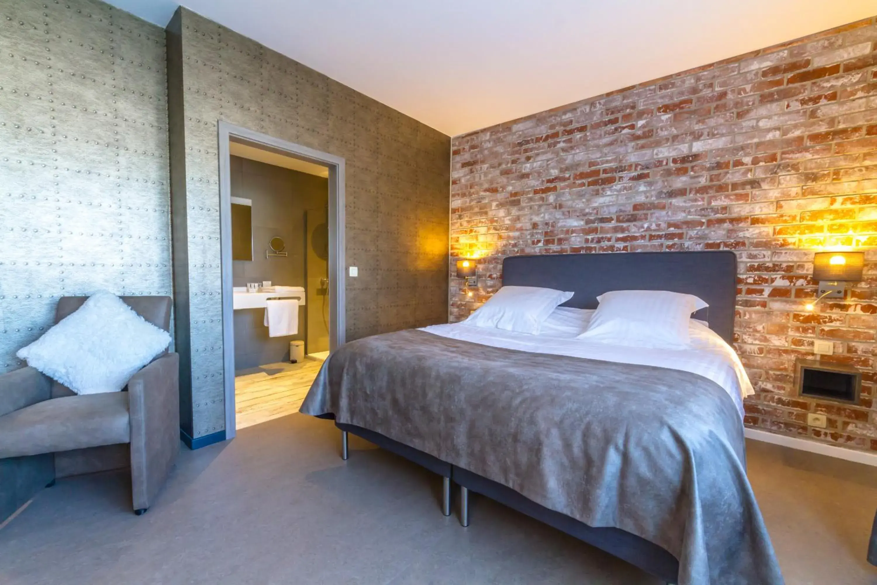 King Room - single occupancy in ManavaHotel King Room - single occupancy in ManavaHotel