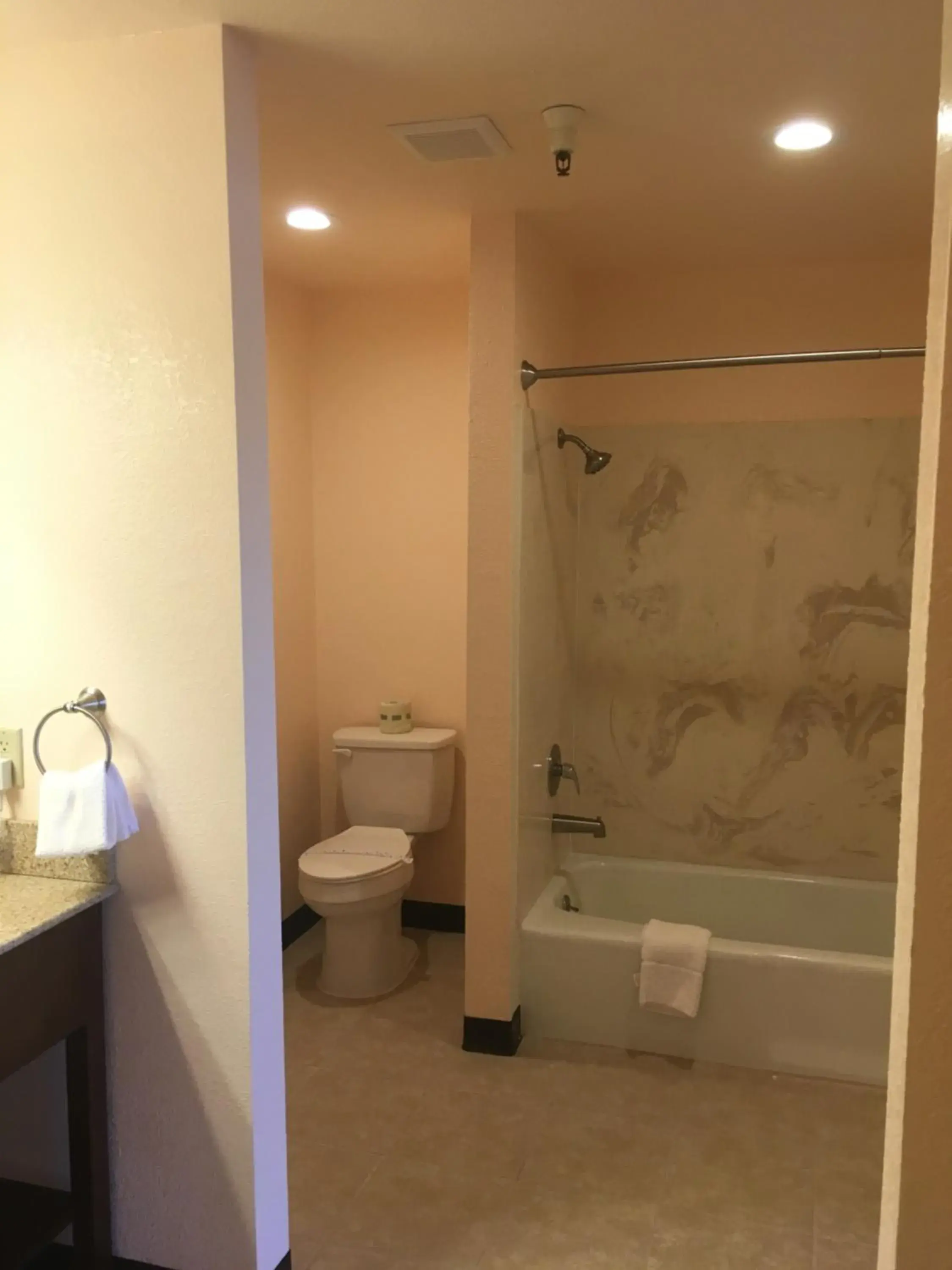 Bathroom in Travelodge by Wyndham Hawthorne Bathroom in Travelodge by Wyndham Hawthorne