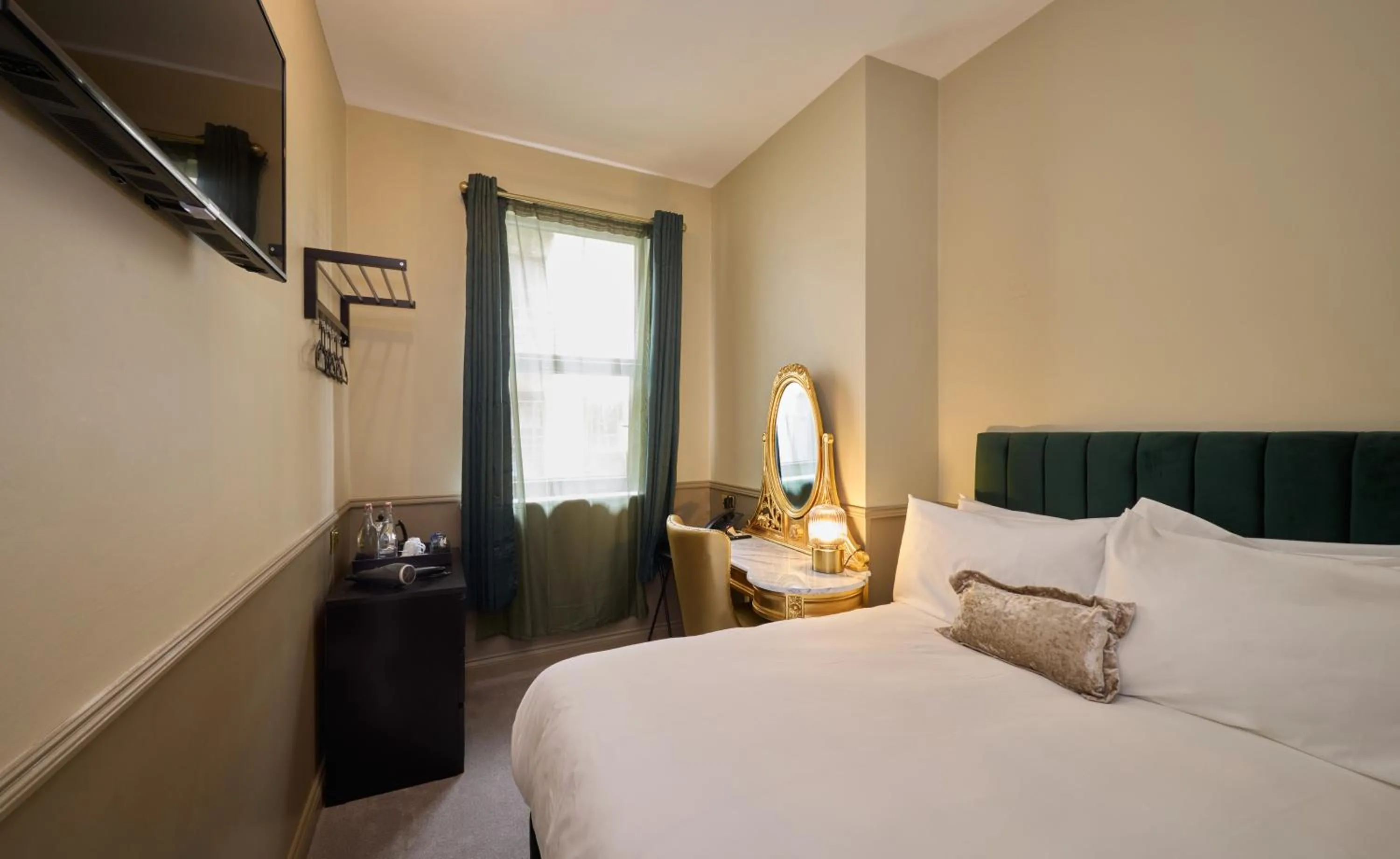Standard Double Room in Temple Bar Townhouse