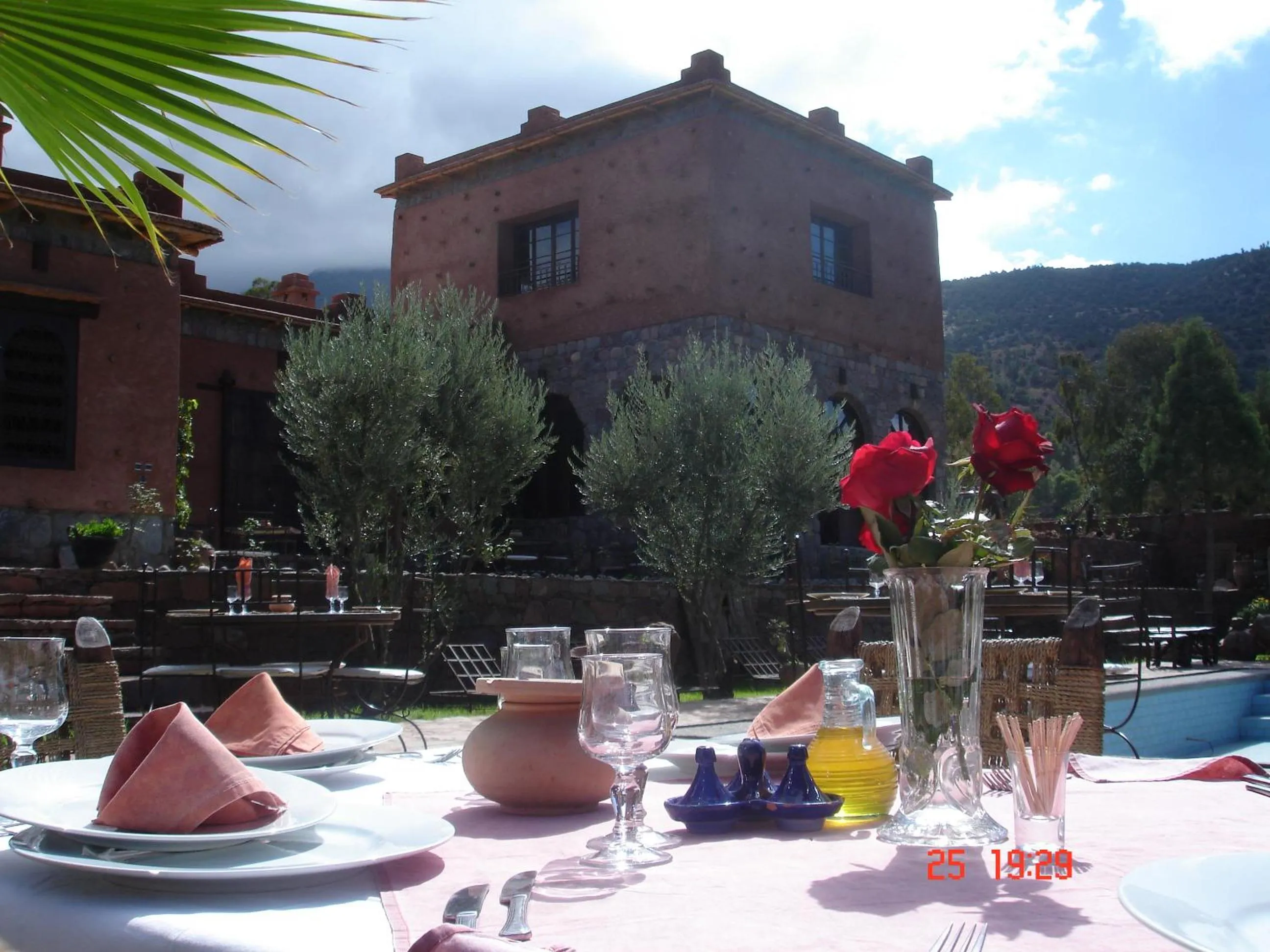 Breakfast in Auberge Chez Momo II