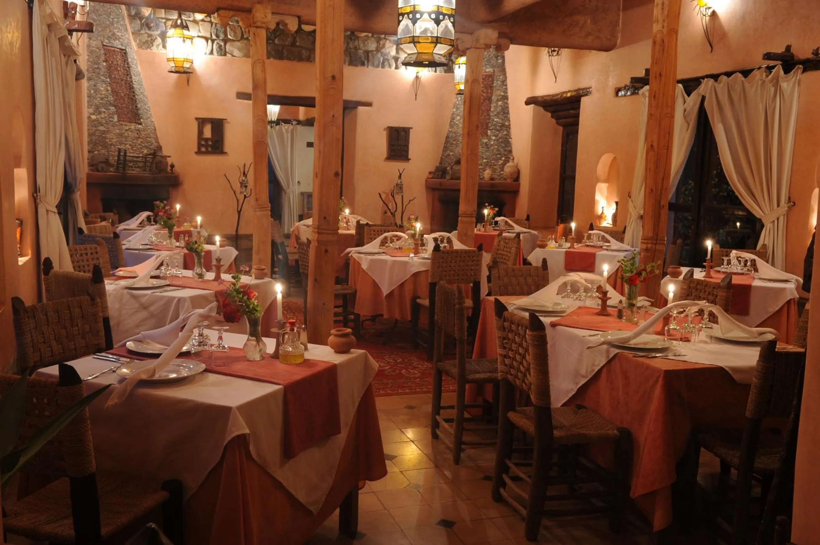 Restaurant/places to eat in Auberge Chez Momo II
